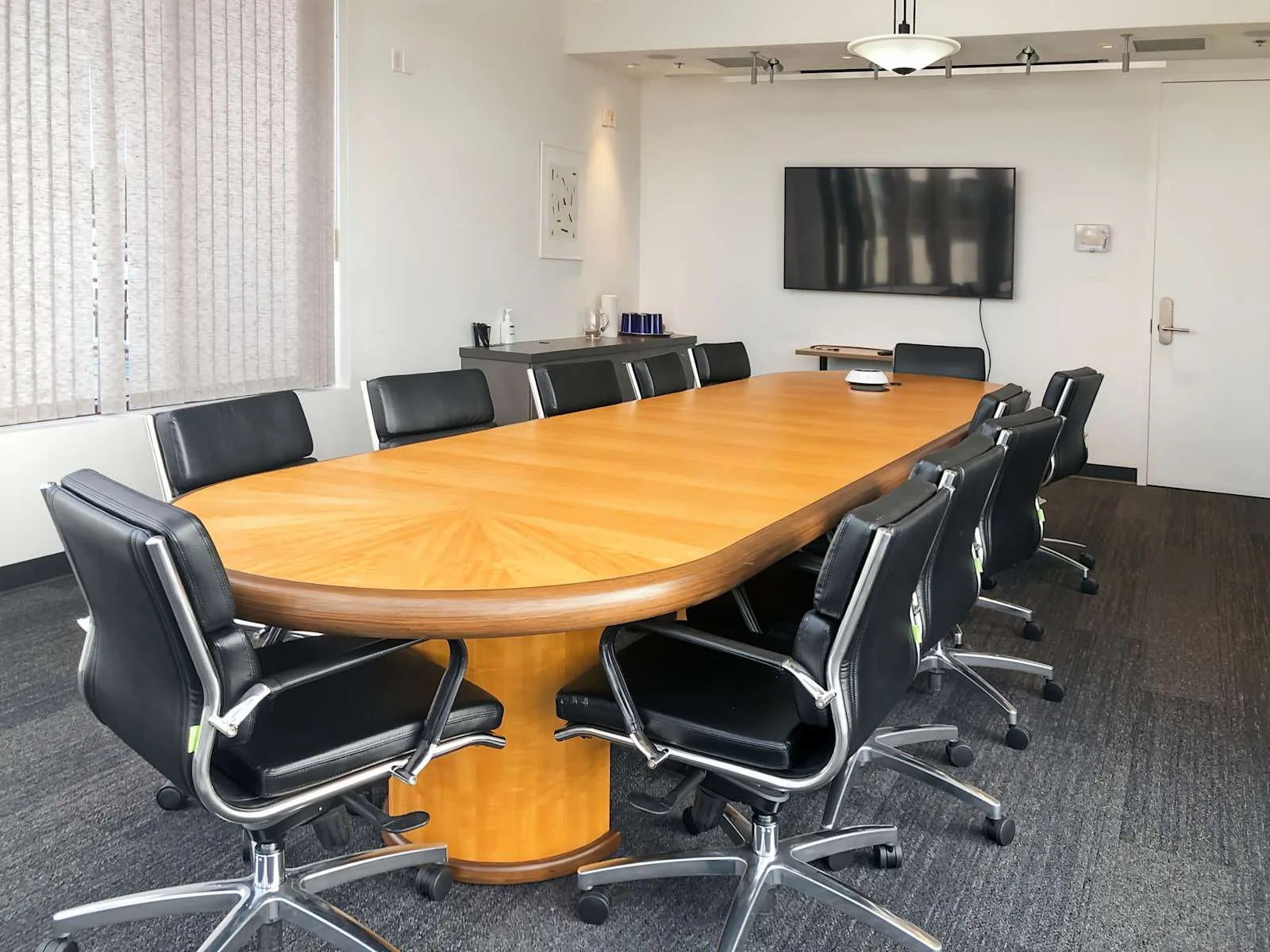 Regus BC, Richmond - Commerce Court, Meeting room for 12 people, Richmond, BC
