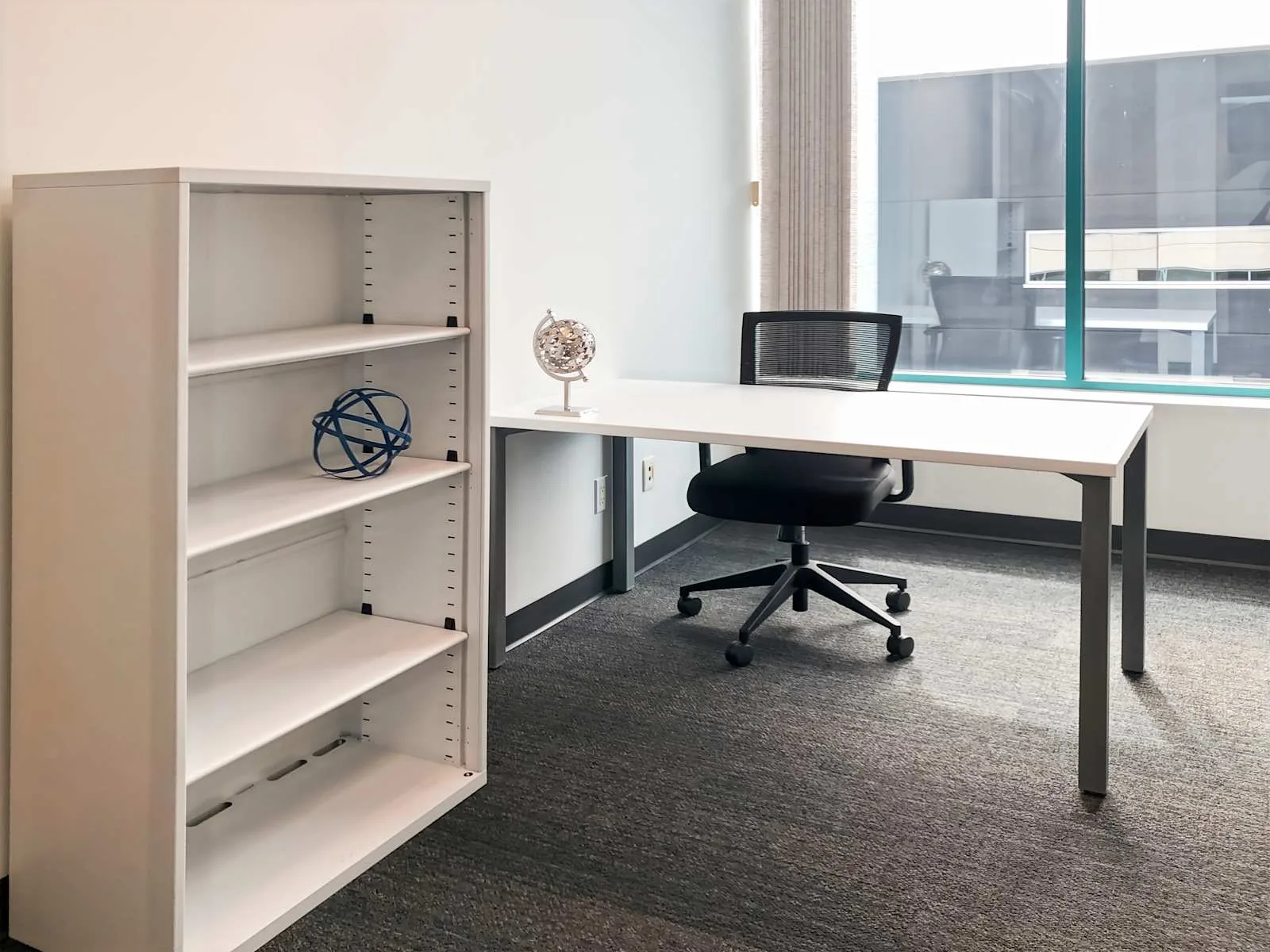 Regus BC, Richmond - Commerce Court, Private office, 1 desk, Richmond, BC
