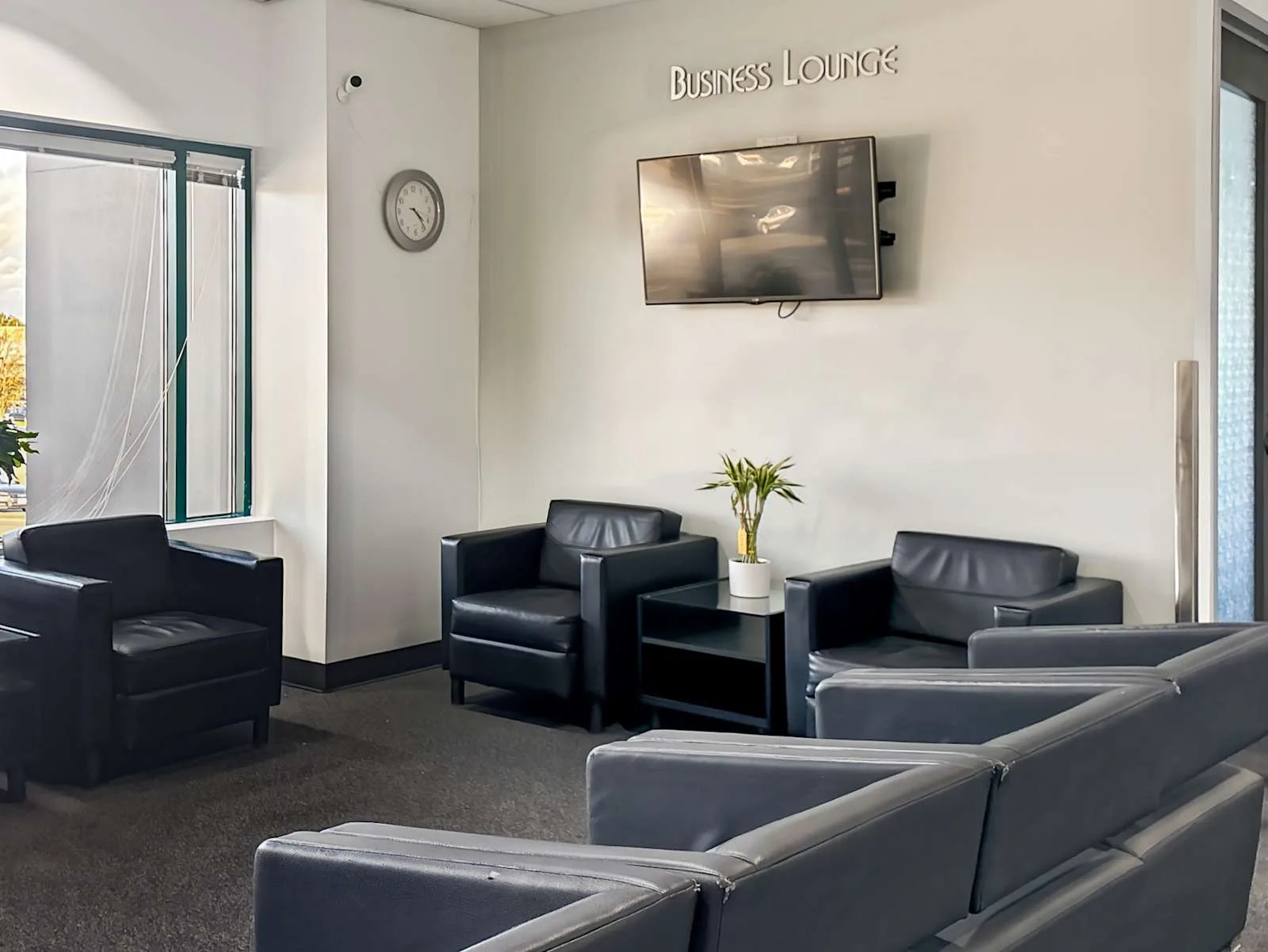 Regus BC, Surrey - King's Cross, Lounge, Surrey, BC