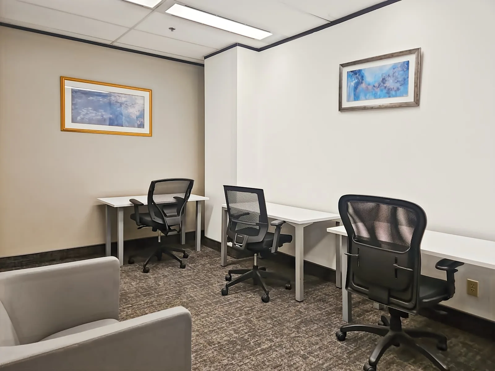 Regus BC, Vancouver - Pacific Centre, Private office, 3 desks, Vancouver, BC