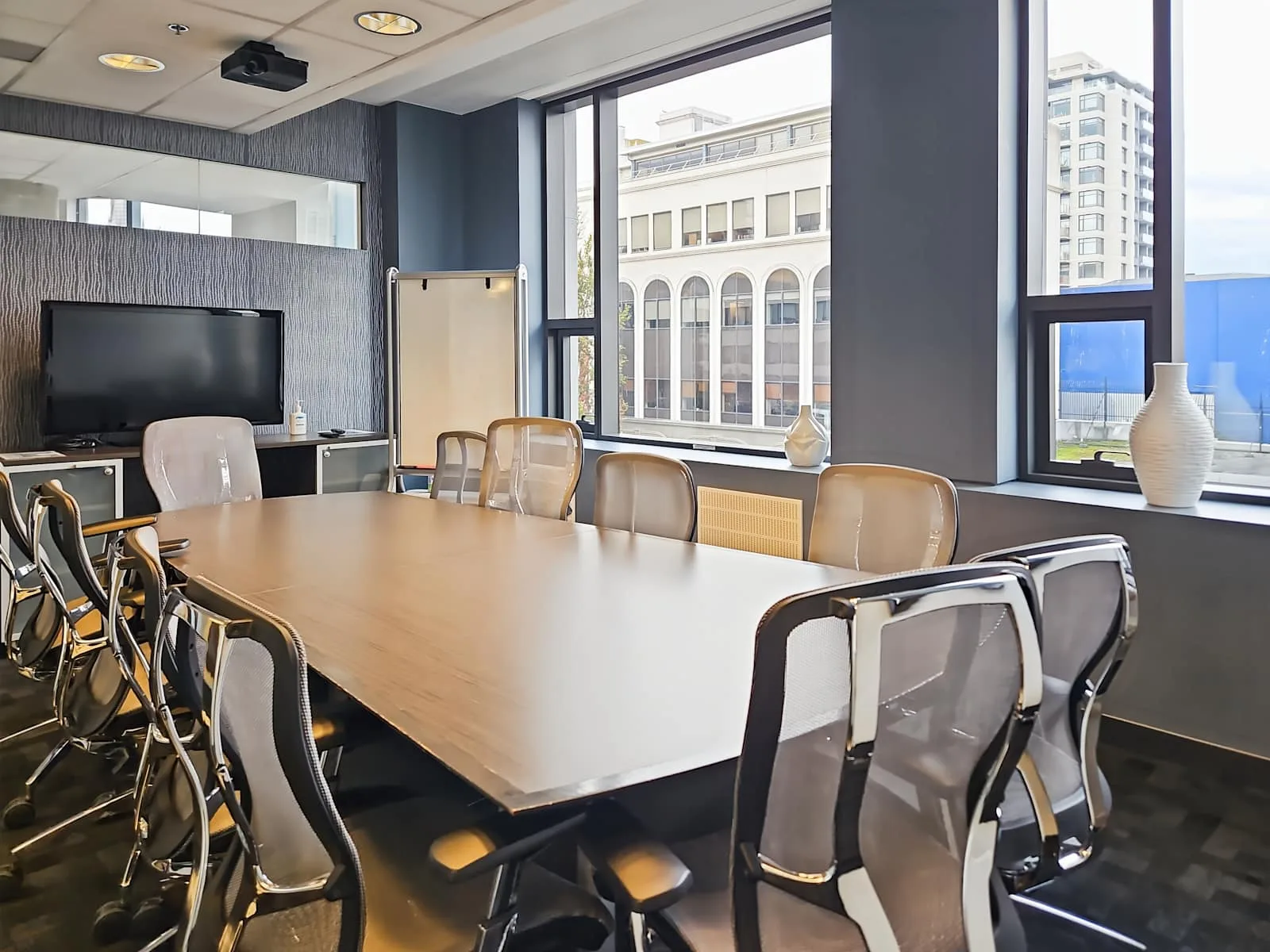 Regus BC, Victoria - The Atrium, Meeting room for 9 people, Victoria, BC