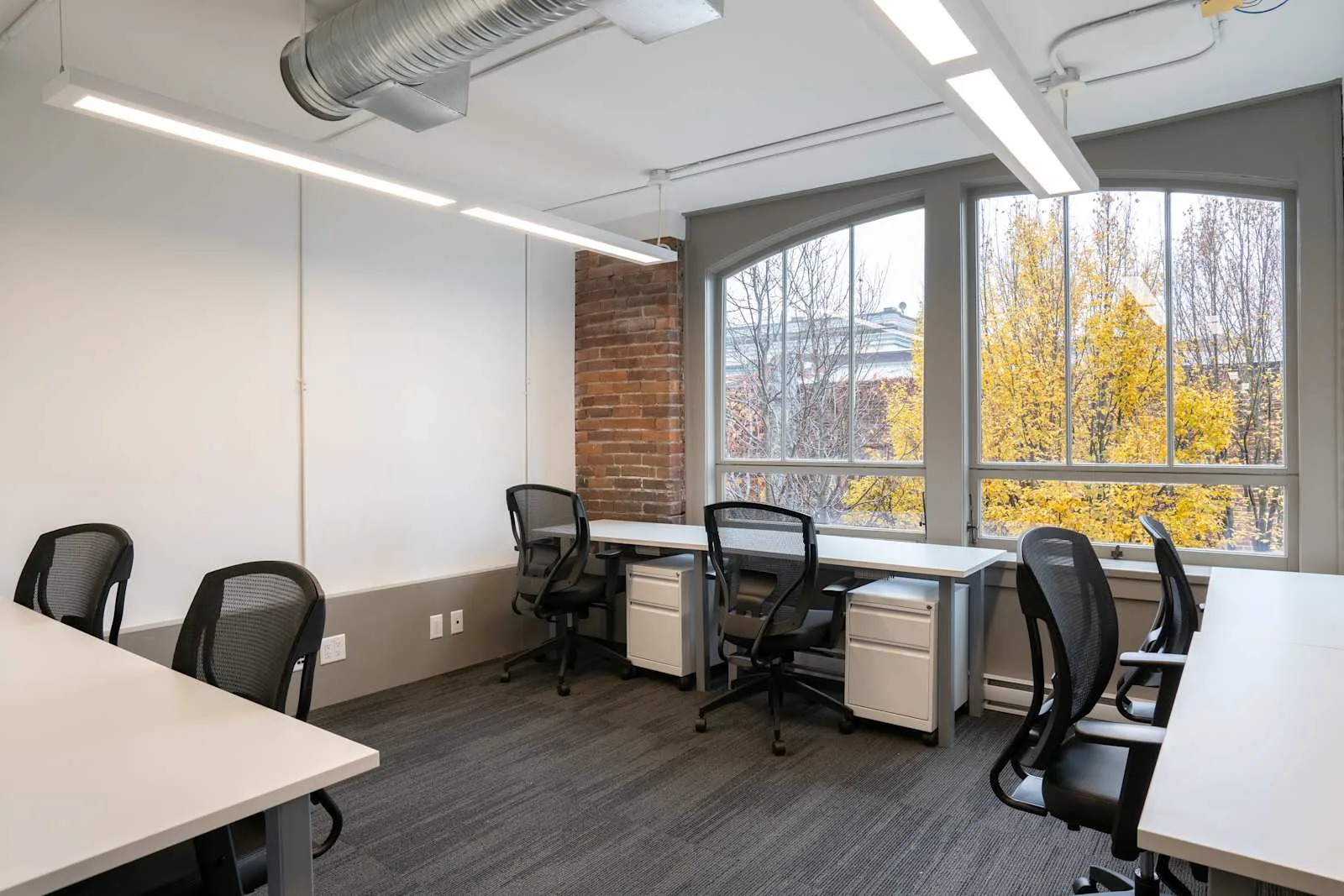 Regus BC, Victoria - Yates, Private office, 6 desks, Victoria, BC