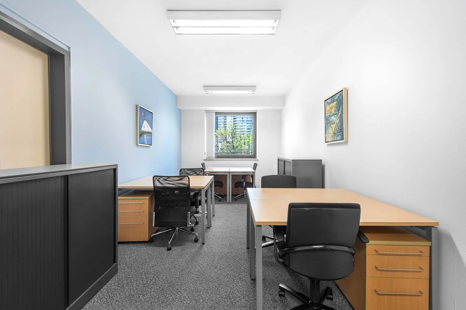 Regus BEIJING, Lufthansa Center、4个工位的独立办公室、北京市