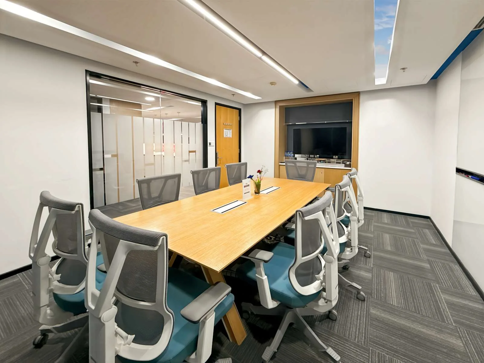 Regus Bejing, Vantone Centre, Meeting room for 10 people, Beijing