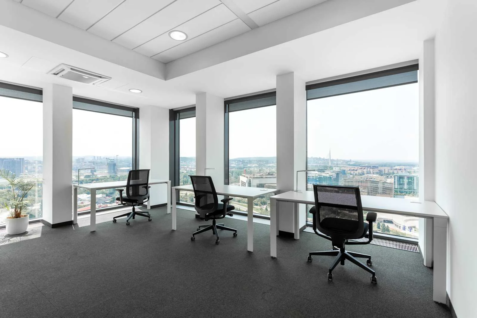 Regus BELGRADE, USCE Tower, Private office, 3 desks, Beograd