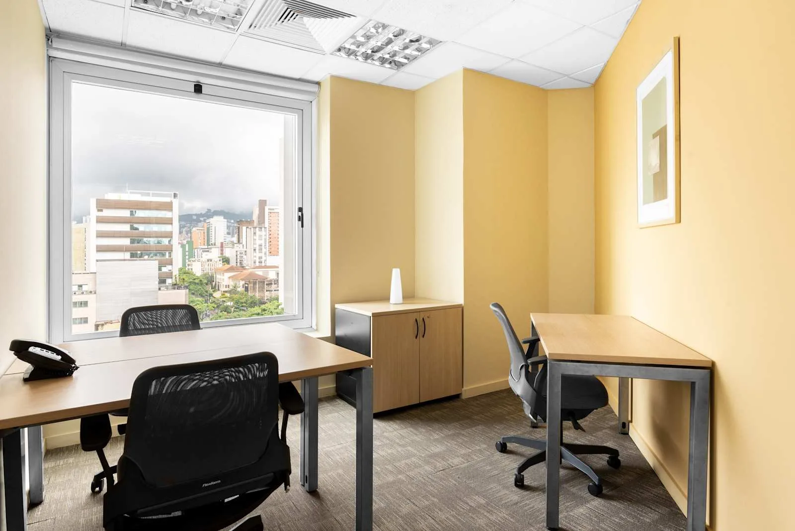 Regus BELO HORIZONTE, Amadeus Business Tower - Lourdes - Contorno, Private office, 3 desks, Belo Horizonte
