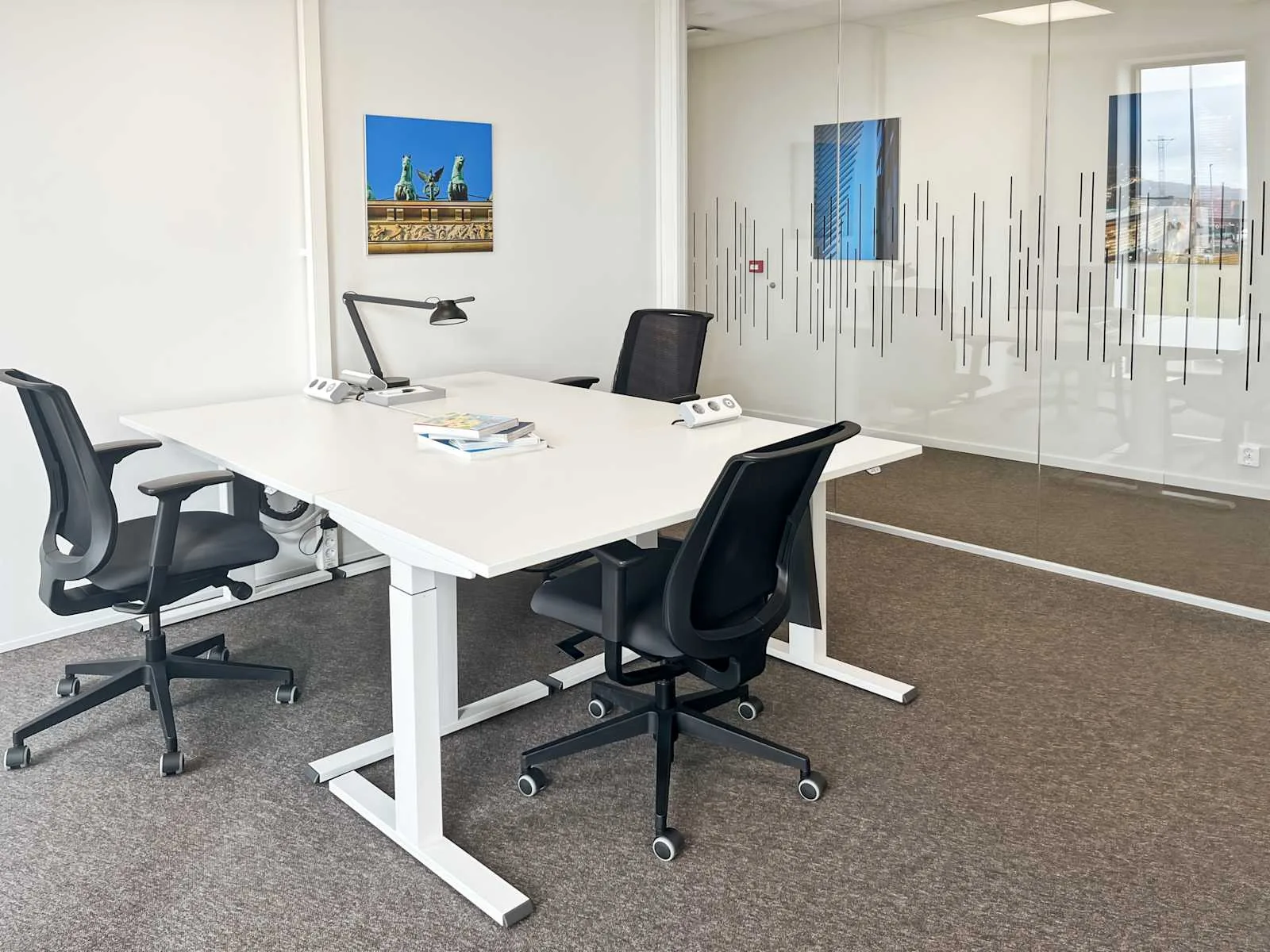 Regus Bergen, Flesland Airport, Private office, 3 desks, Kokstad