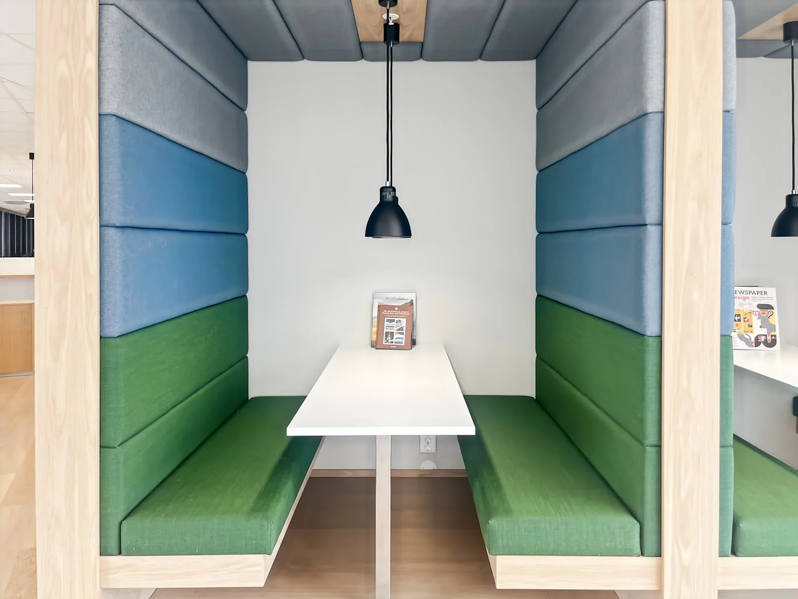 Regus Bergen, Flesland Airport, Phone booth, Kokstad