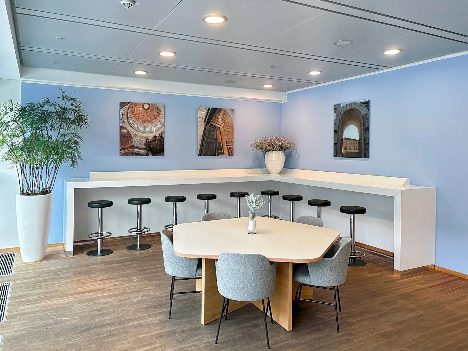 Regus BERLIN, Berlin Hauptbahnhof, Cafeteria, Berlin