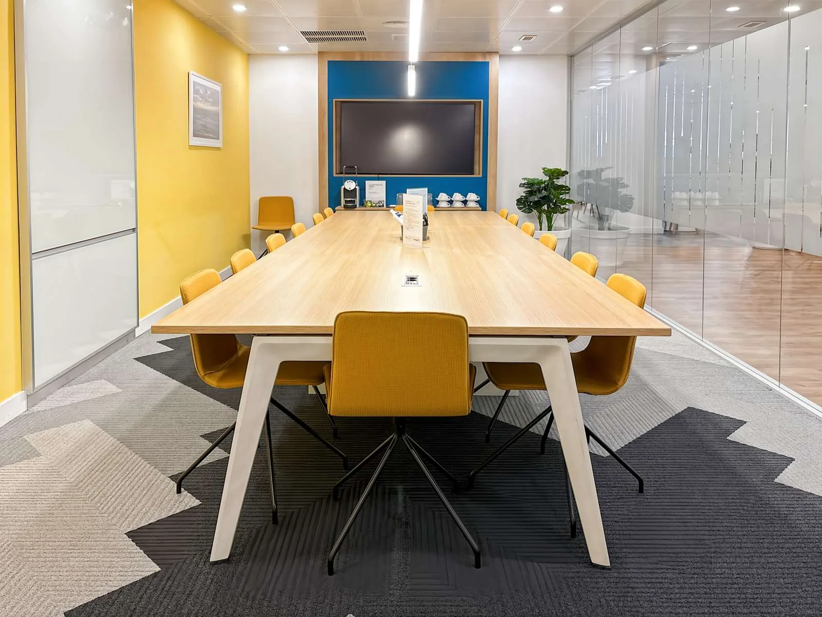 Regus Bilbao, Deusto, Meeting room for 14 people, Bilbao