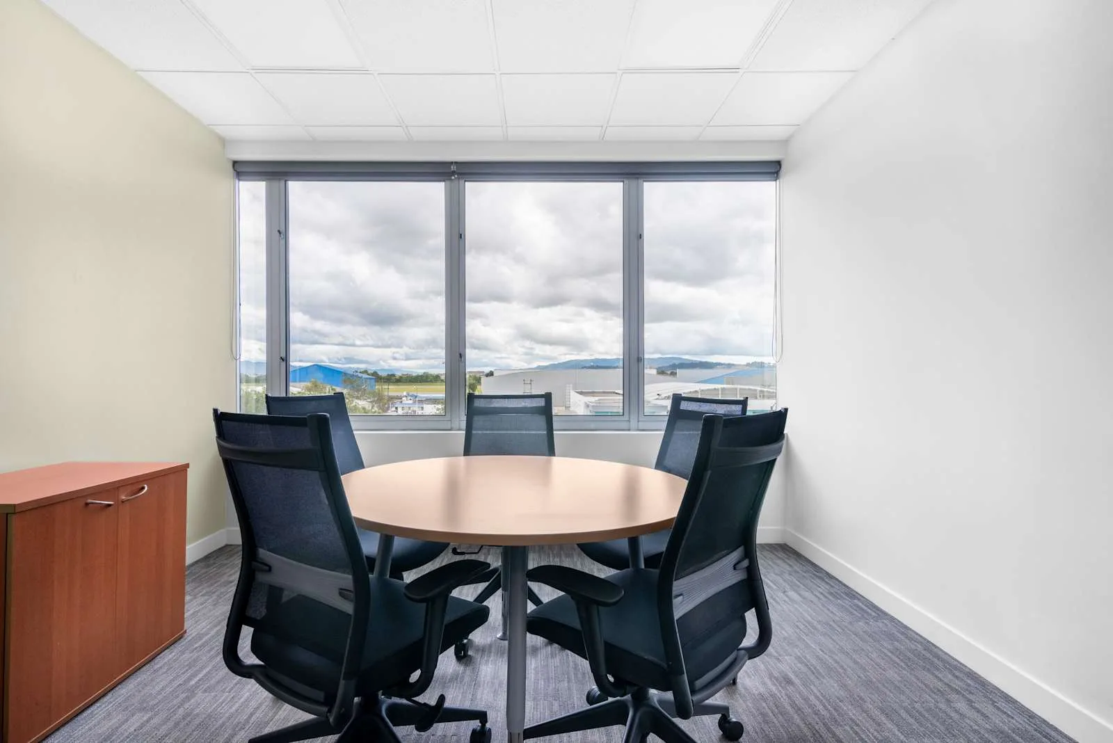 Regus BOGOTA, Aeropuerto Buró 26, Sala de reuniones para 5 personas, Bogotá