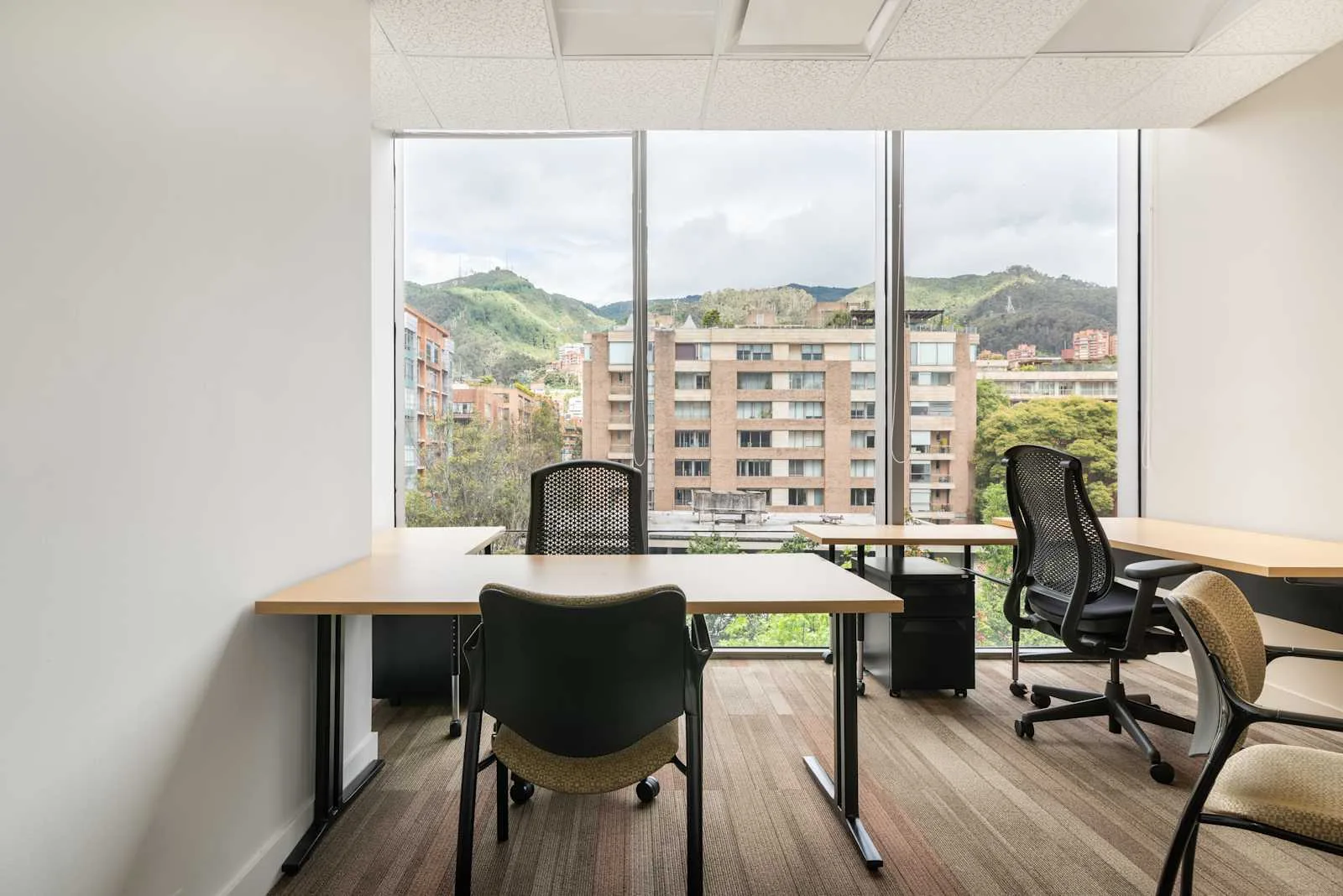 Regus BOGOTA, La Noventa, Private office, 2 desks, Bogotá