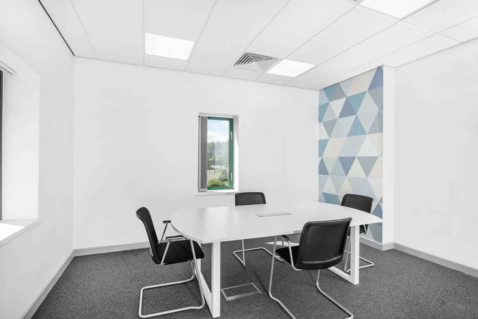 Regus BRADFORD, Shipley, Meeting room for 4 people, Bradford