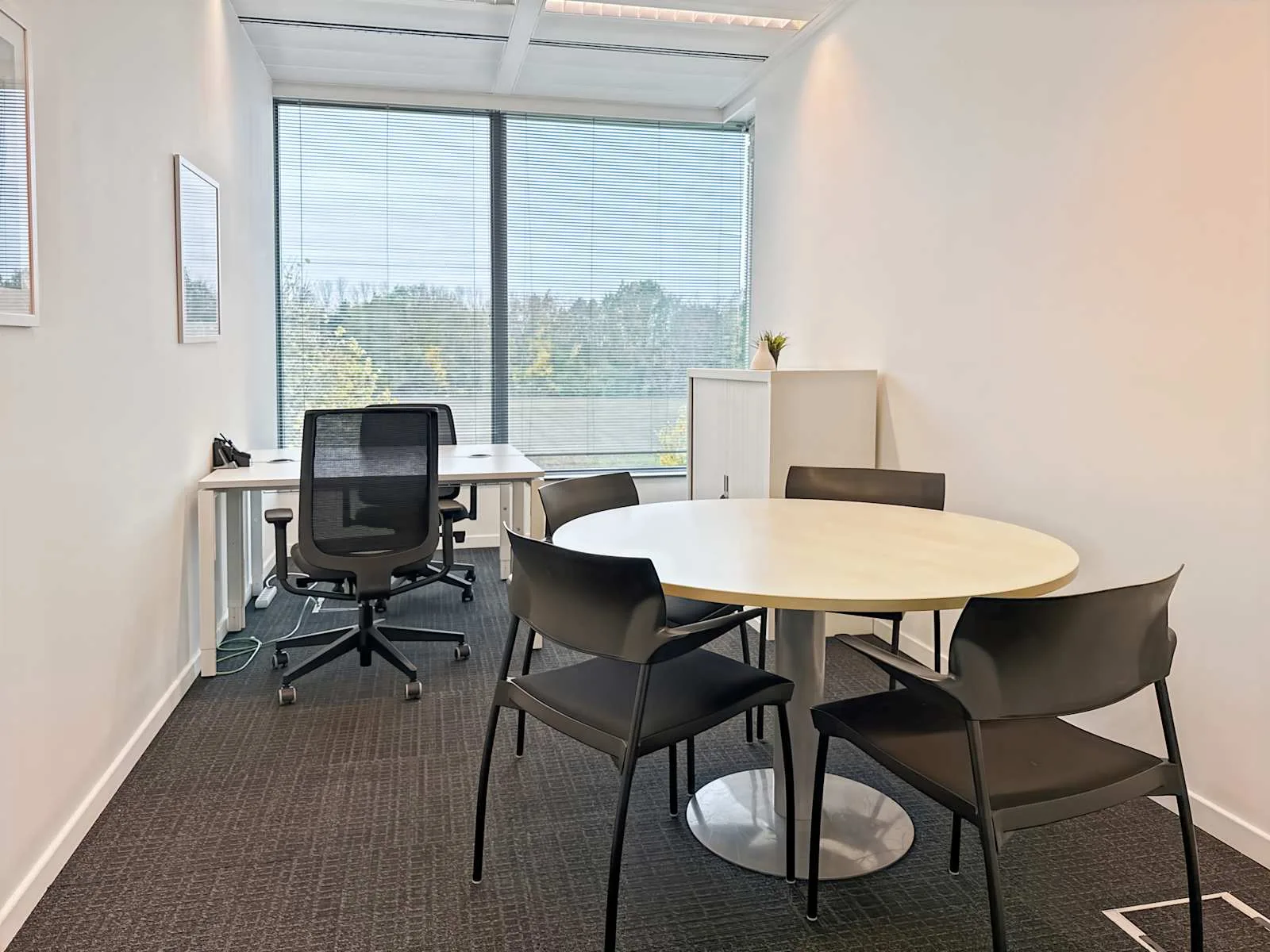 Regus BRAINE-L'ALLEUD, Parc de L'Alliance, Private office, 2 desks, Braine L'Alleud
