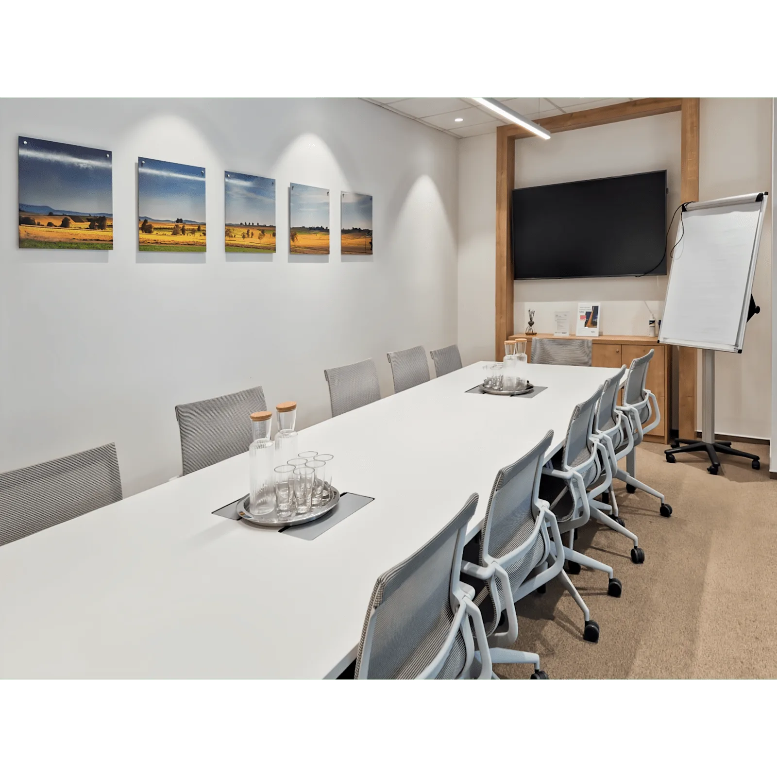 Regus BRATISLAVA, Polus Towers, Meeting room for 12 people, Bratislava