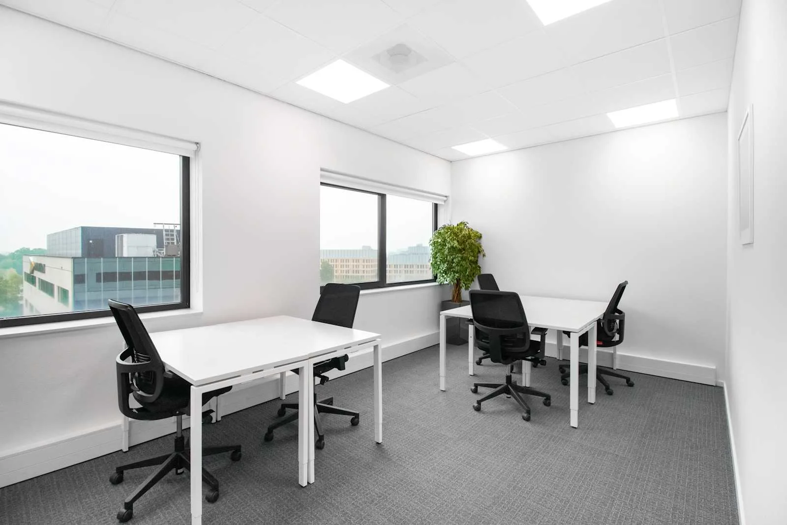 Regus Breda, Business Park #1452, Private office, 6 desks, Breda