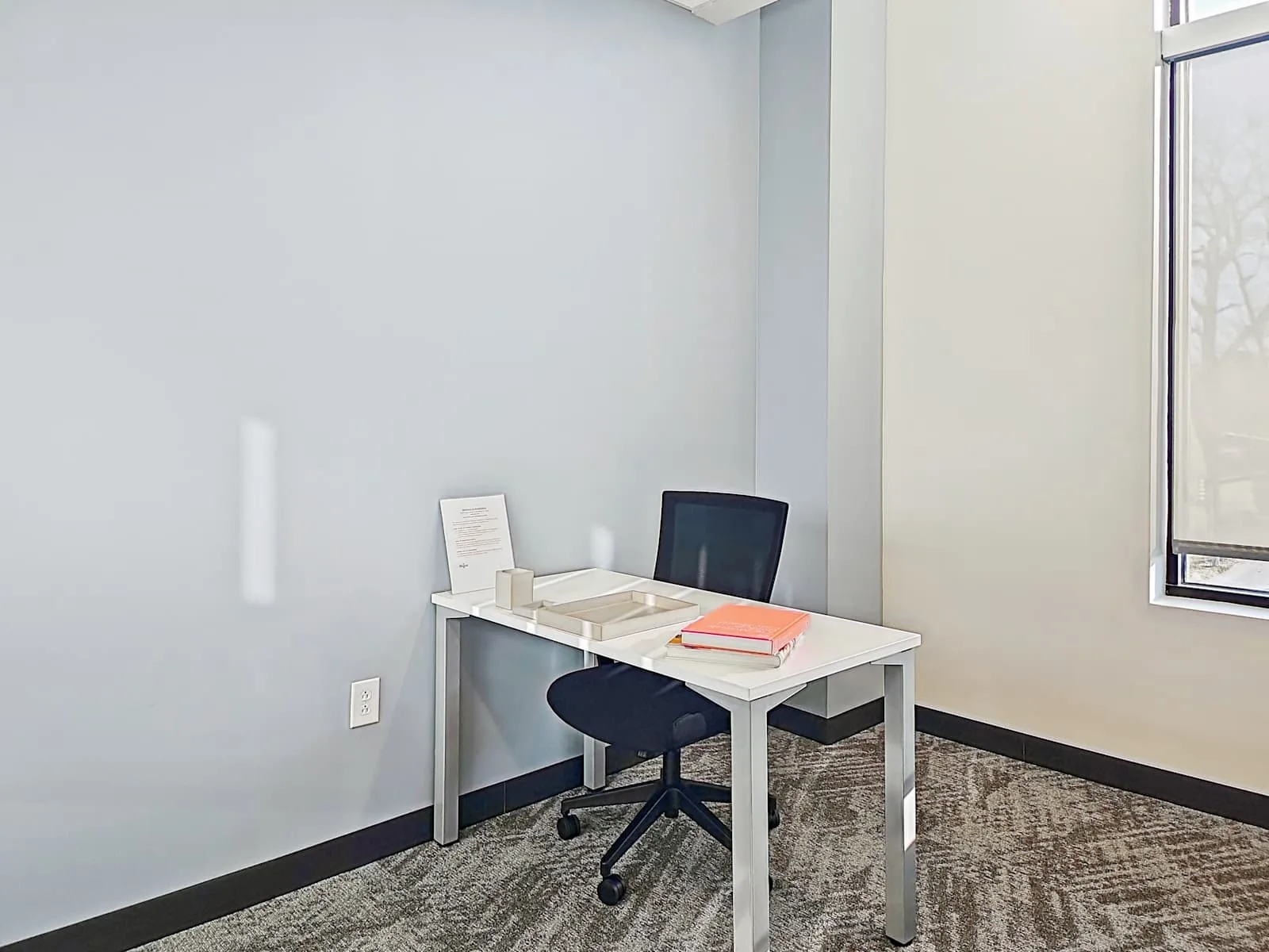 Regus IN, Brownsburg - Green Street, Private office, 1 desk, Brownsburg, IN