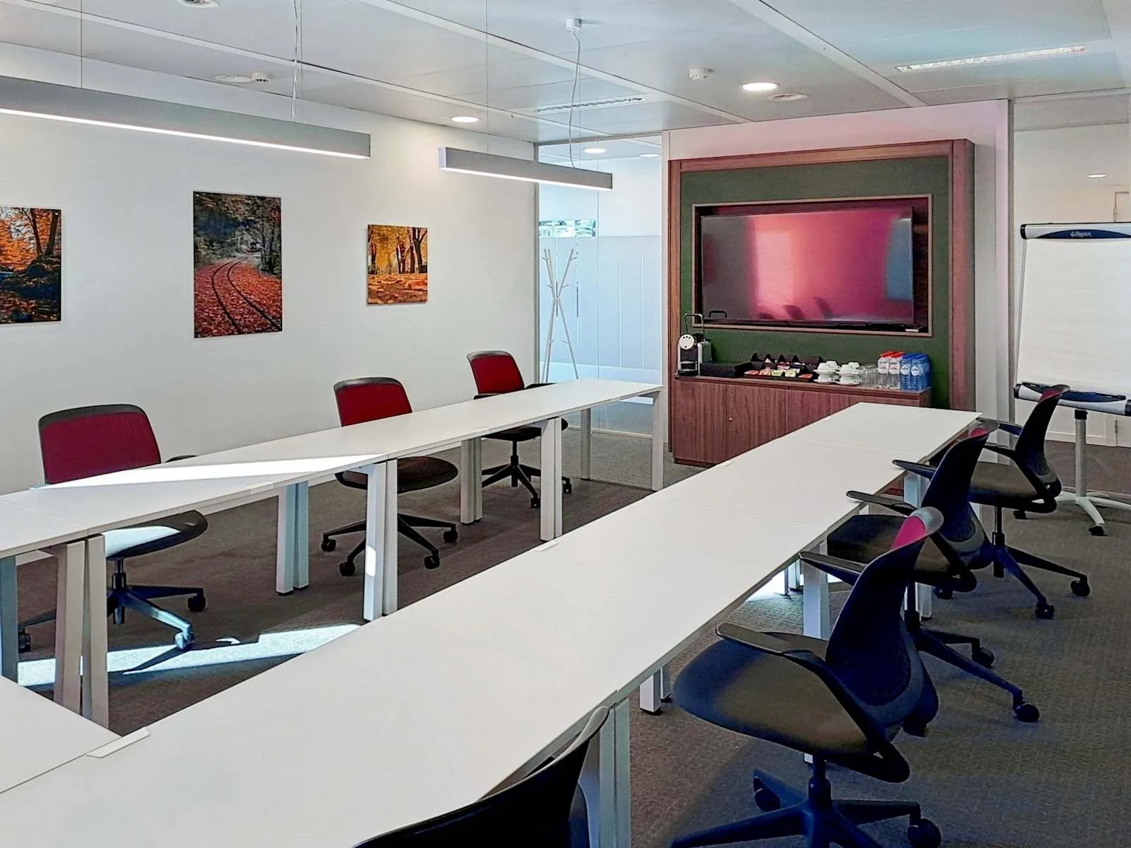 Regus BRUSSELS, West Basilix, Training room for 8 people, Brussels