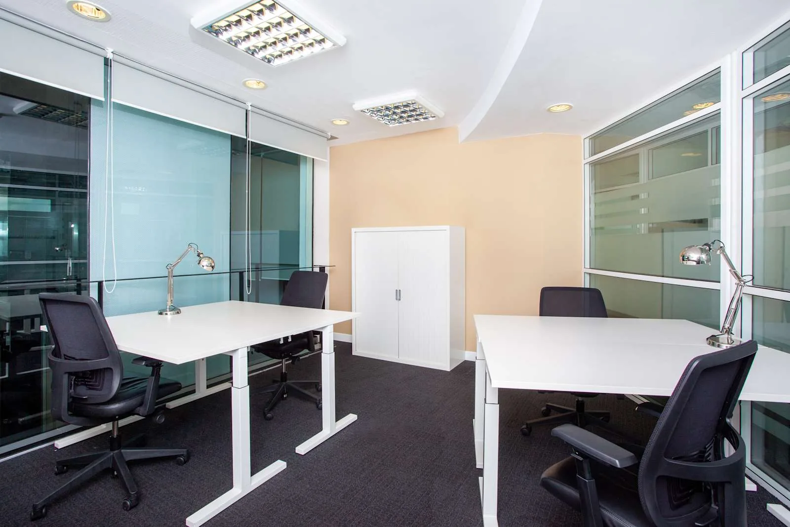 Regus BUCHAREST, Charles de Gaulle Plaza, Birou privat cu 4 posturi de lucru, București