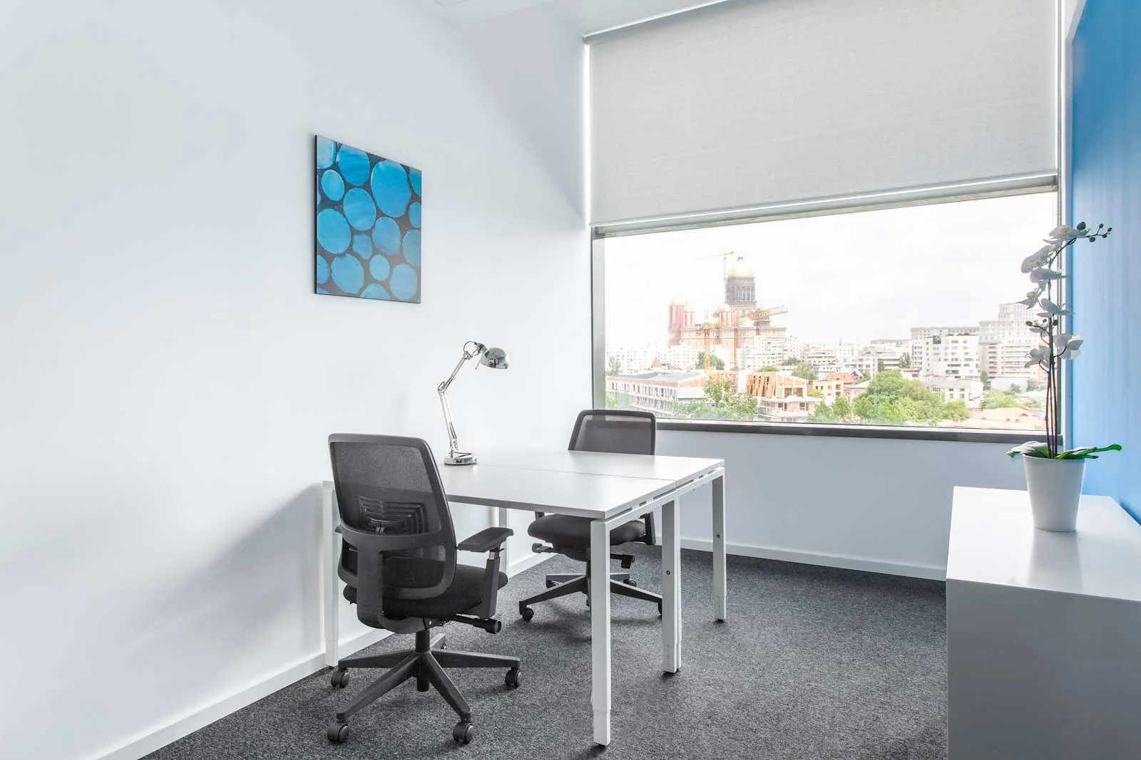 Regus BUCHAREST, Green Gate, Birou privat cu 2 posturi de lucru, București