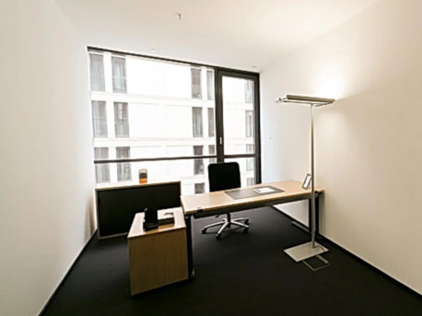 Regus BUDAPEST, First Site, Private office, 1 desk, Budapest