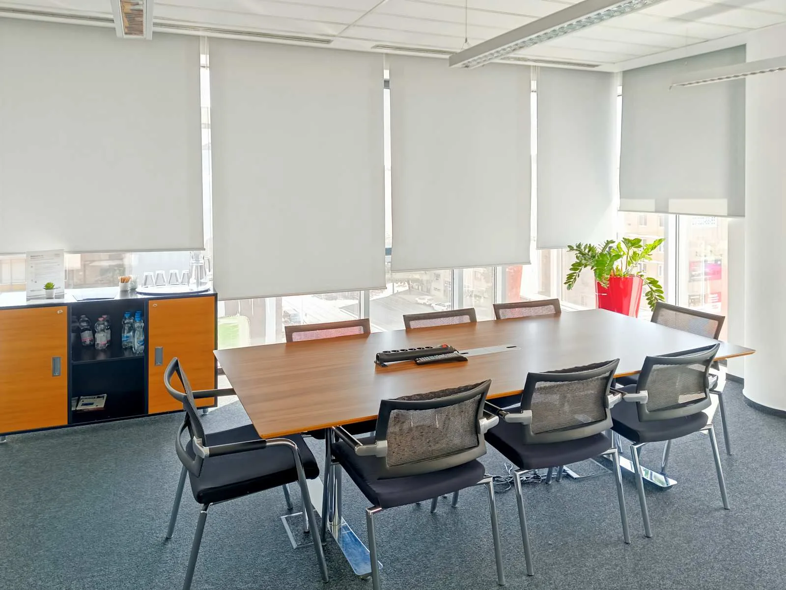 Regus BUDAPEST, Ujbuda Allee Corner, Tárgyaló 8 főre, Budapest