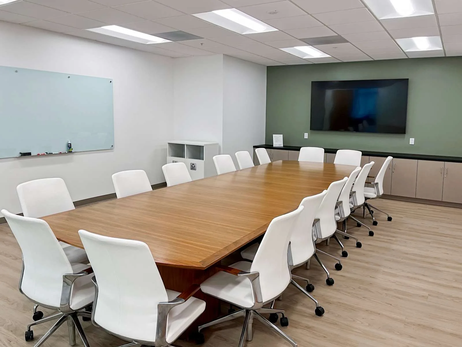 Regus CA, Aliso Viejo - 15 Enterprise, Meeting room for 16 people, Aliso Viejo, CA