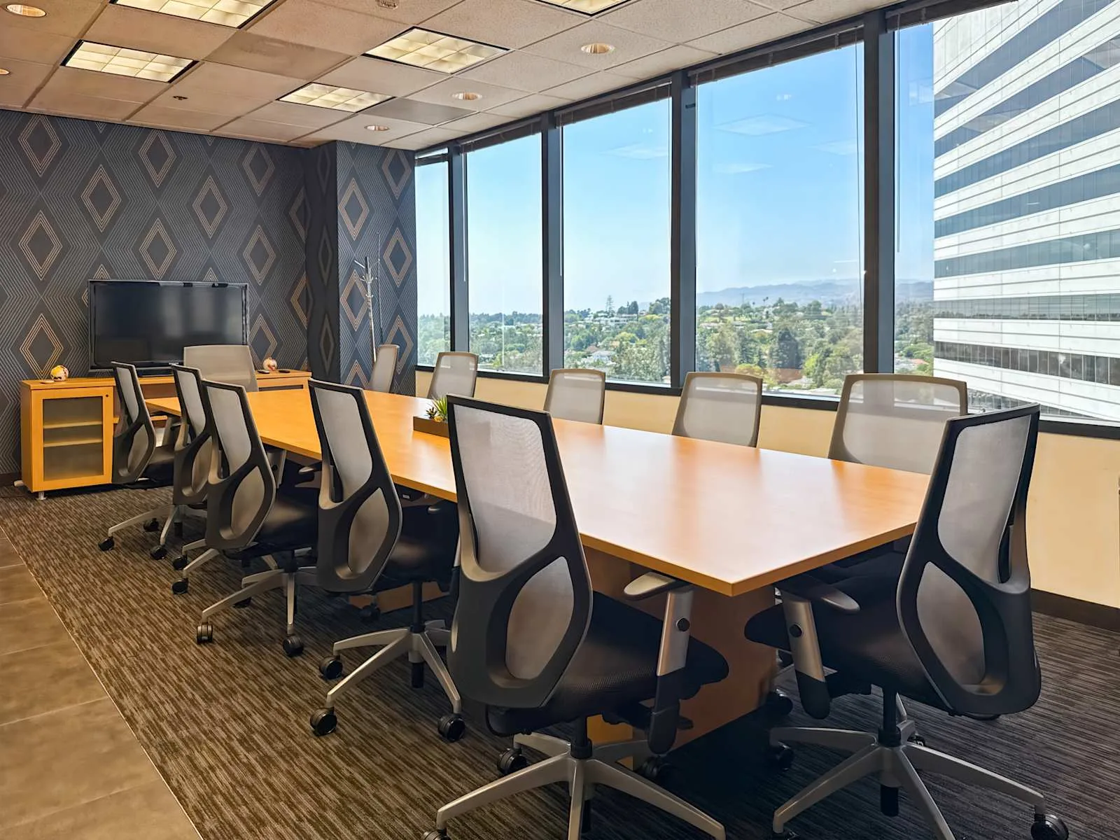 Regus CA, Los Angeles - 12100 Wilshire Blvd, Meeting room for 12 people, Los Angeles, CA