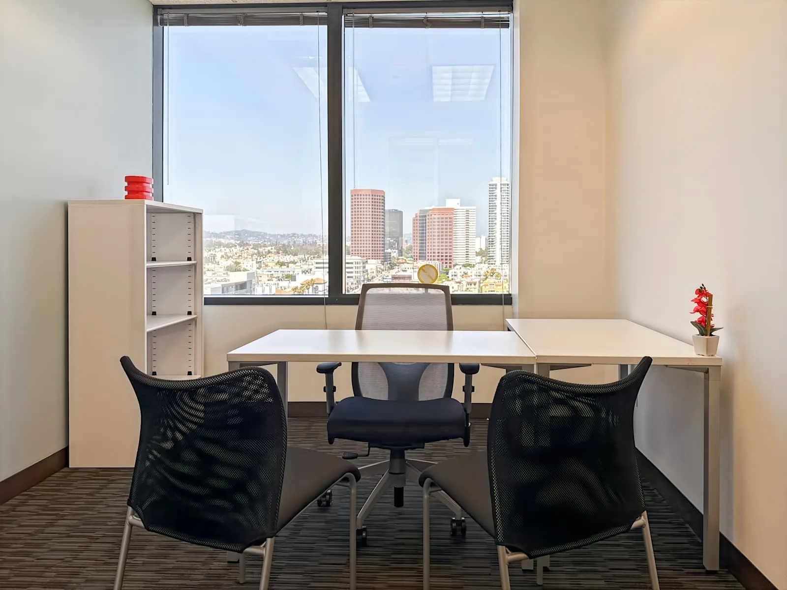 Regus CA, Los Angeles - 12100 Wilshire Blvd, Private office, 1 desk, Los Angeles, CA