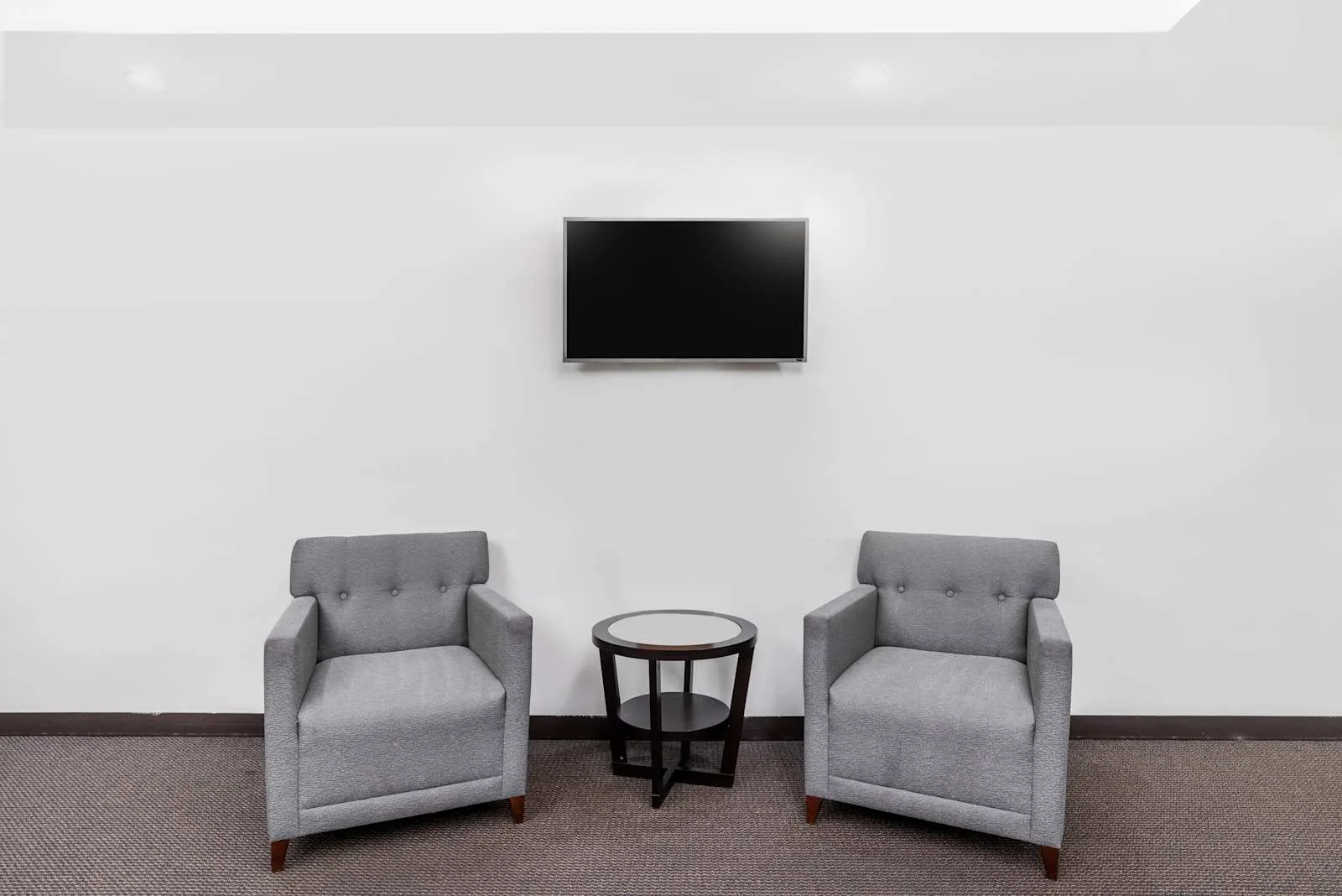Regus CA, Bakersfield - 4900 California Avenue, Lounge, Bakersfield, CA