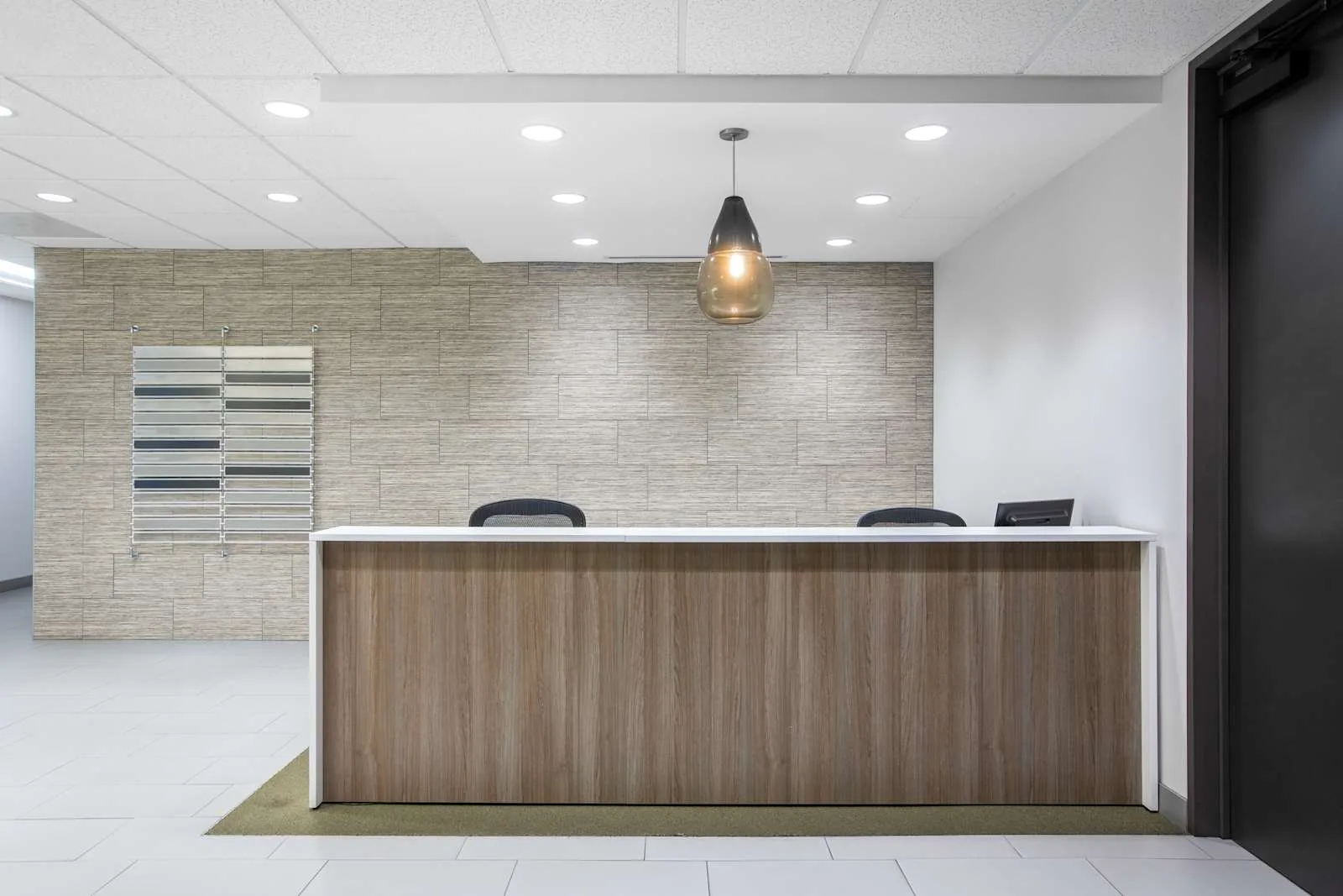 Regus CA, Burbank - Burbank Business District, Reception, Burbank, CA