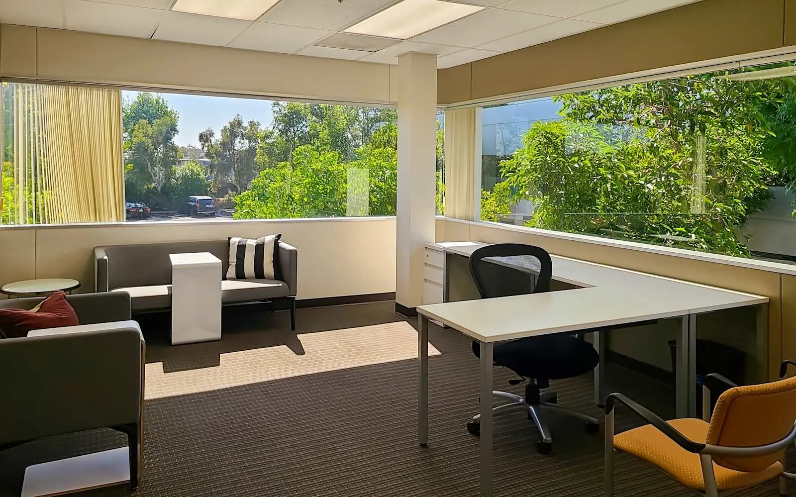 Regus CA, Carlsbad - Palomar Airport Road, Private office, 1 desk, Carlsbad, CA