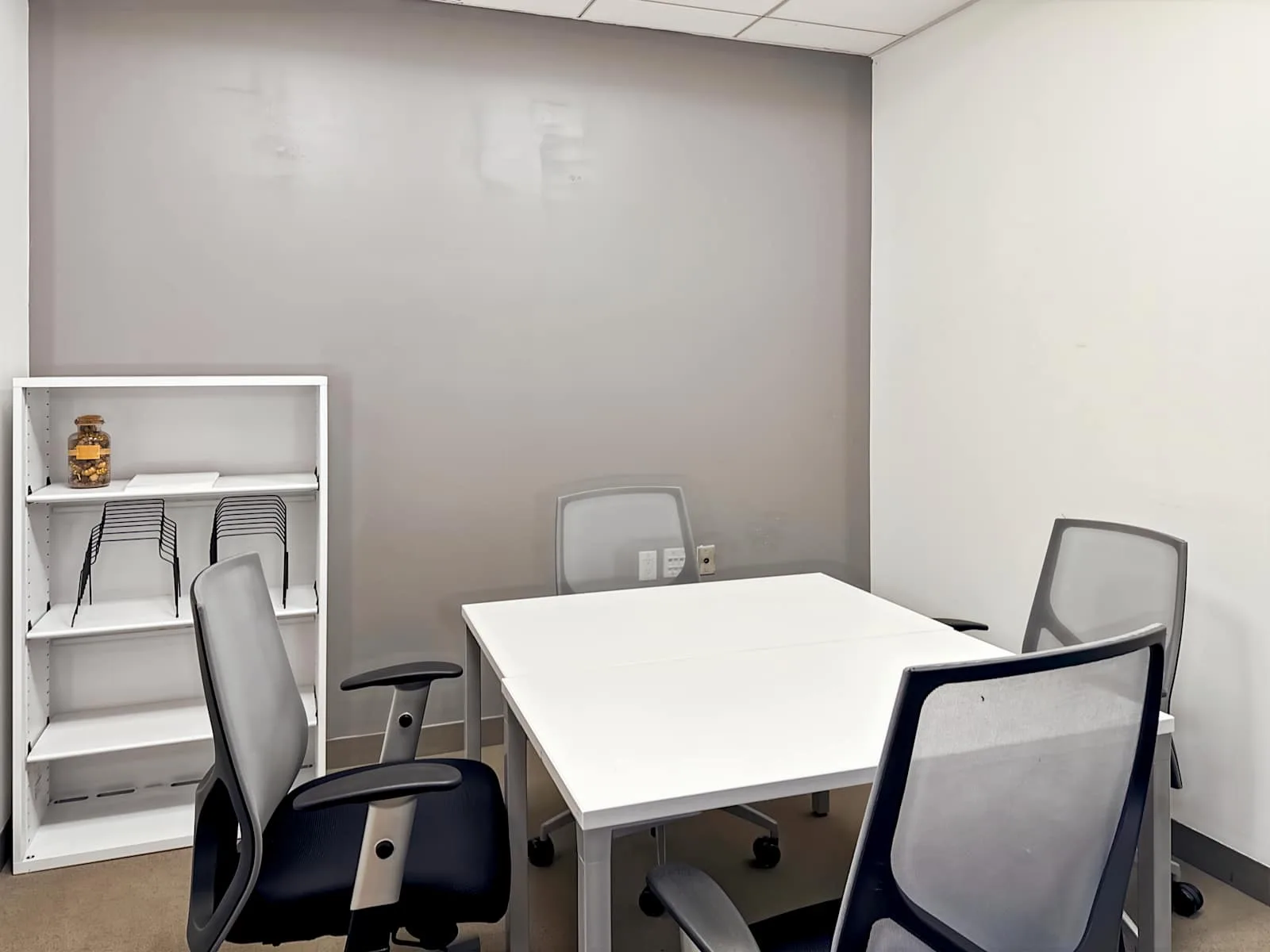 Regus CA, Century City - Avenue of the Stars, Meeting room for 4 people, Los Angeles, CA