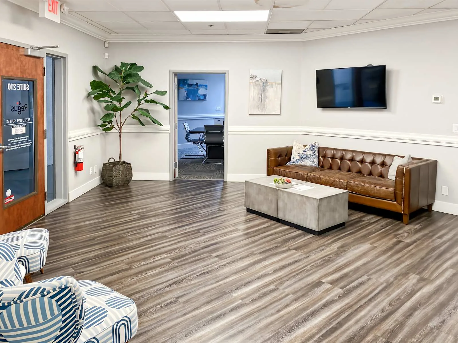 Regus CA, Citrus Heights - Kingswood Drive, Lounge, Citrus Heights, CA