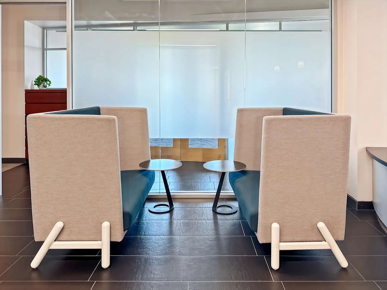 Regus CA, El Dorado Hills - Hawks Flight Ct, Lounge, El Dorado Hills, CA