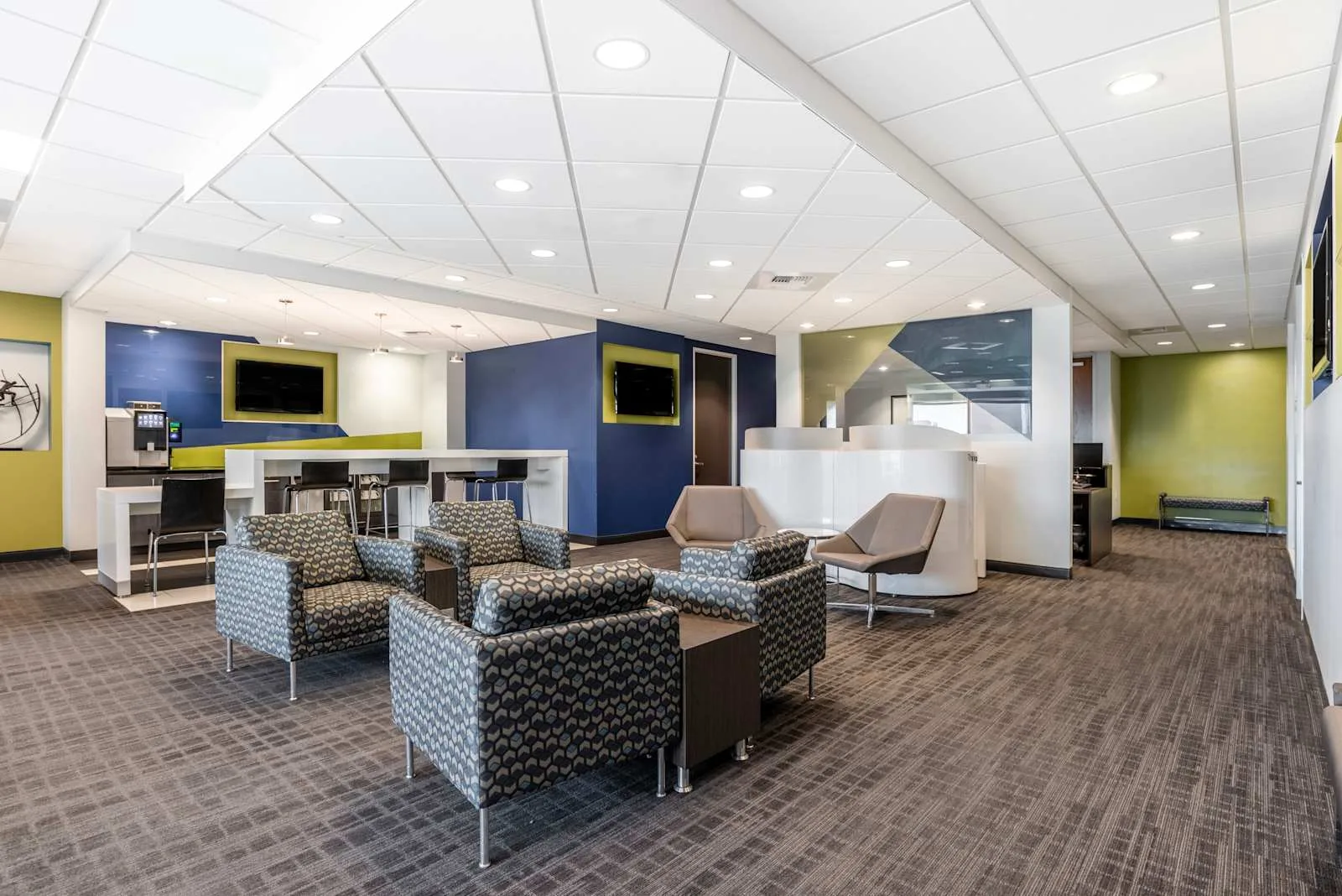 Regus CA, Encino - Encino Corporate Center, Lounge, Encino, CA