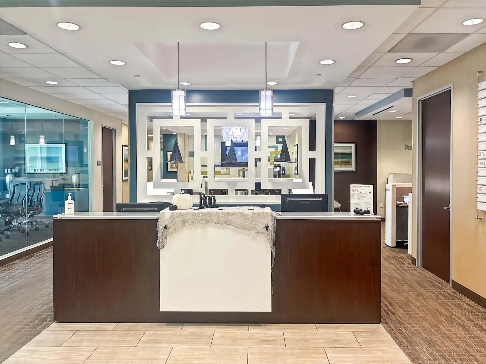 Regus CA, Escondido - La Terraza Corporate Plaza, Reception, Escondido, CA