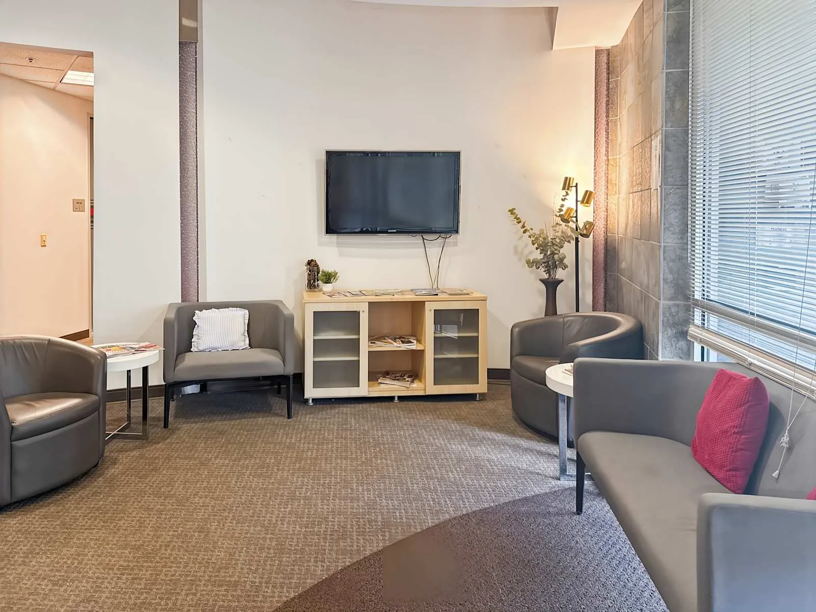 Regus CA, Folsom - Iron Point, Lounge, Folsom, CA