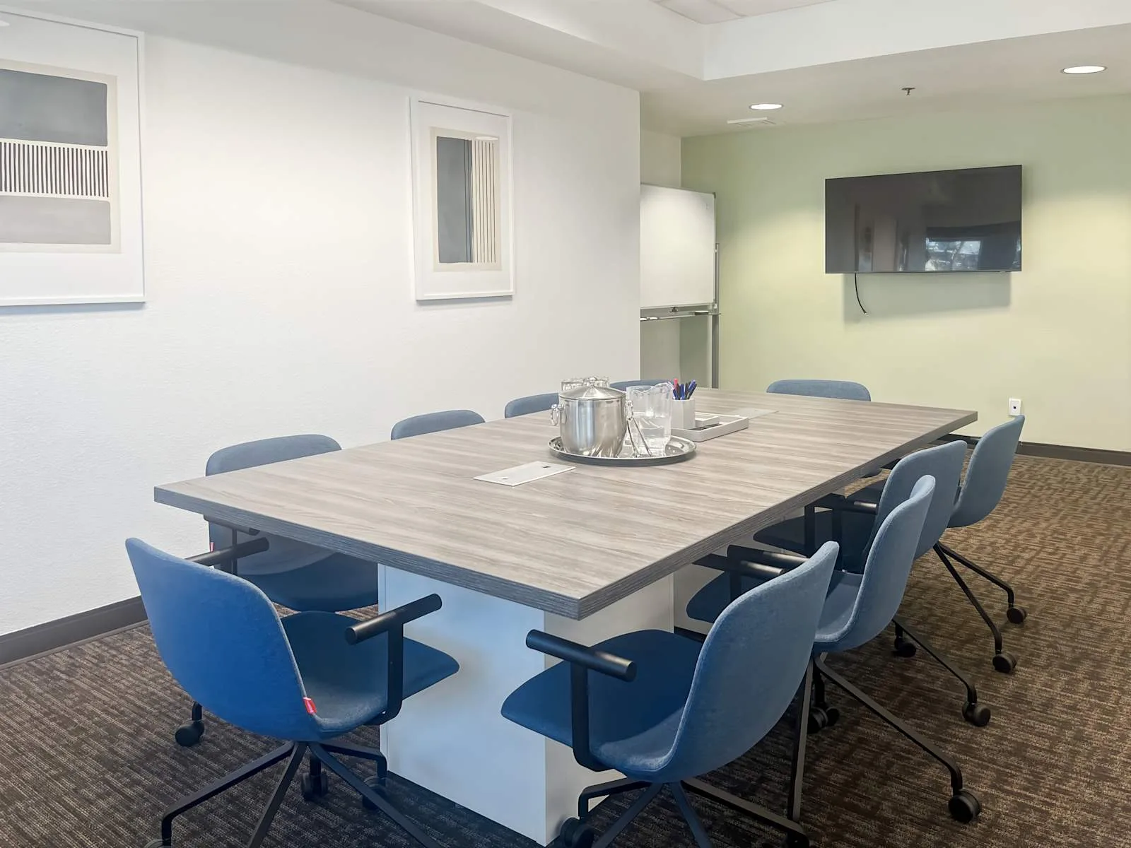 Regus CA, Fresno - 1690 W Shaw Ave, Meeting room for 10 people, Fresno, CA