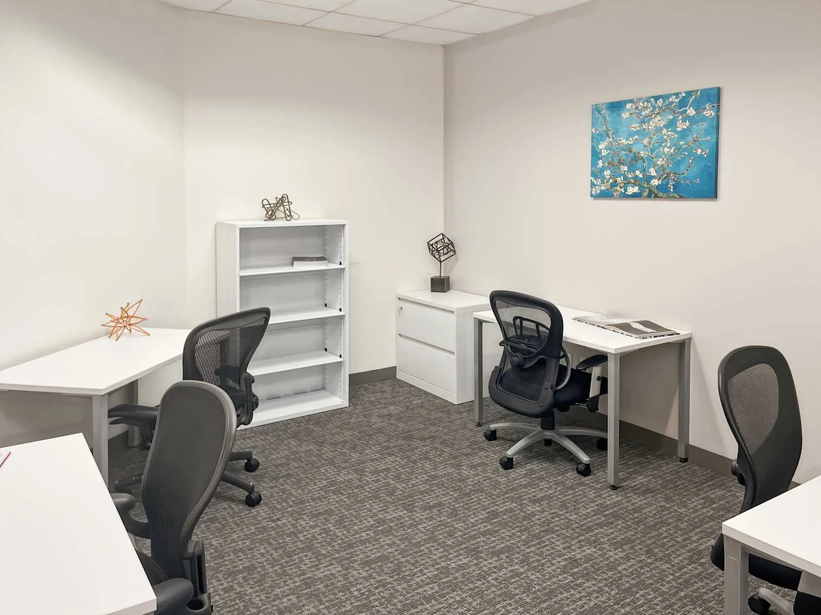 Regus CA, Glendale - Brand Blvd, Private office, 4 desks, Glendale, CA
