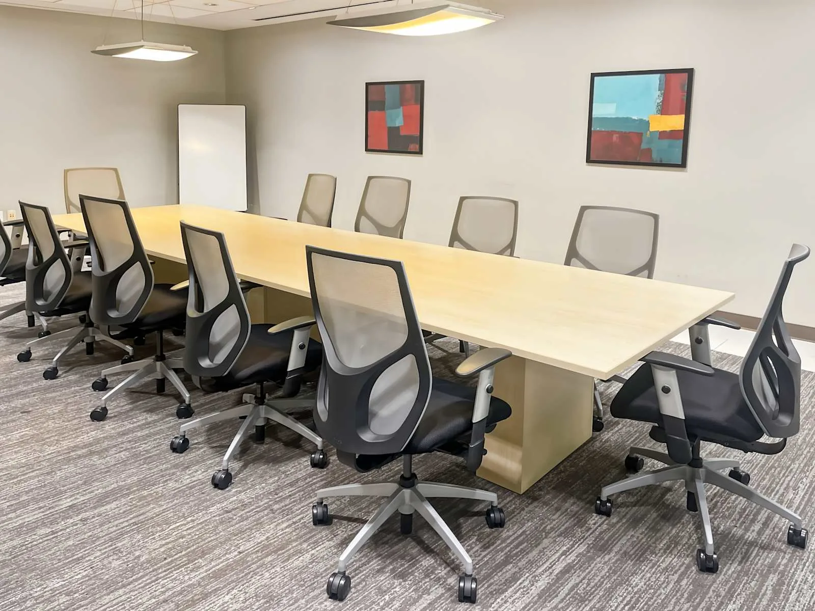 Regus CA, Glendale - Central Avenue, Meeting room for 12 people, Glendale, CA