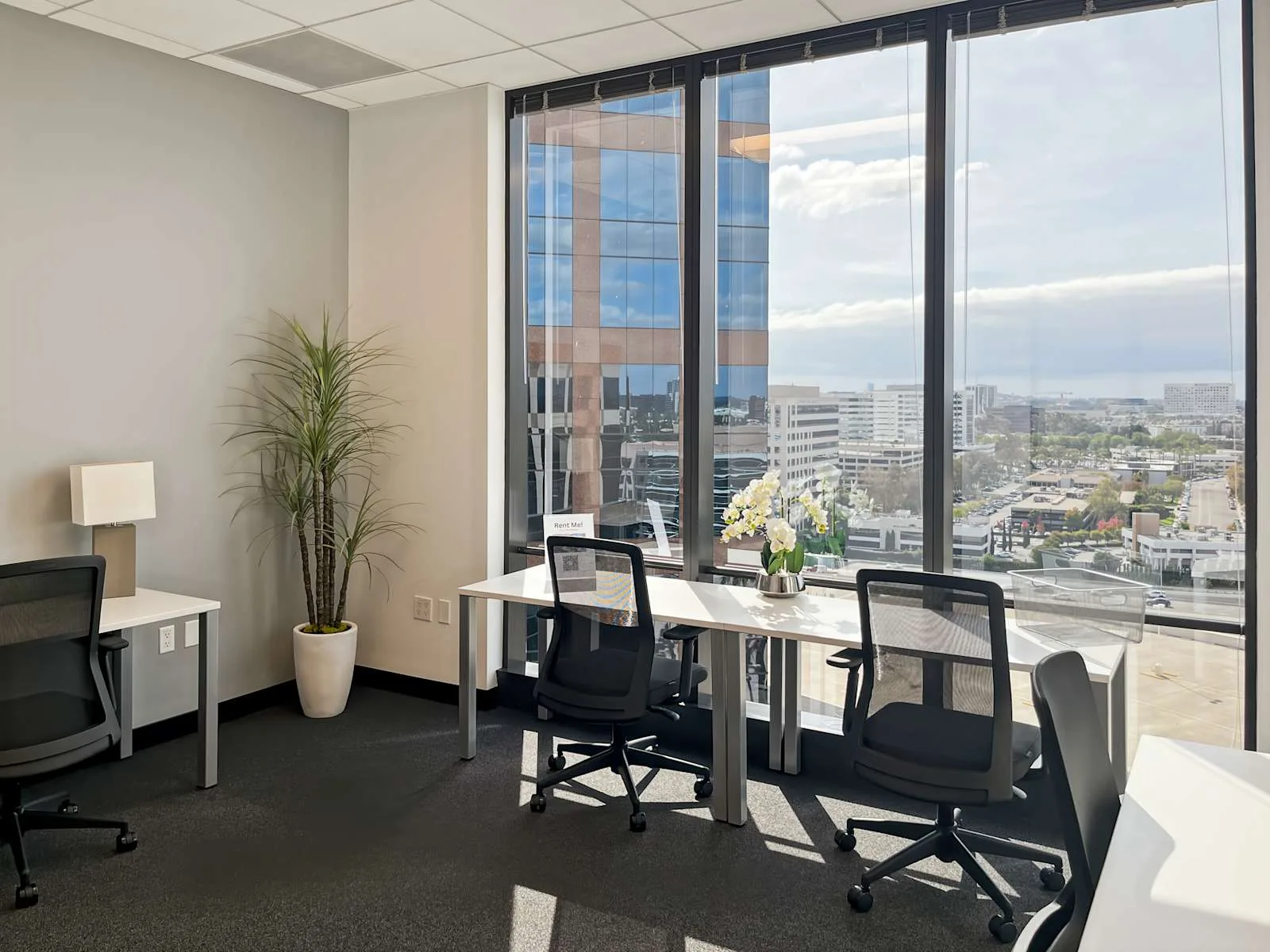 Regus CA, Irvine - Main St, Private office, 4 desks, Irvine, CA