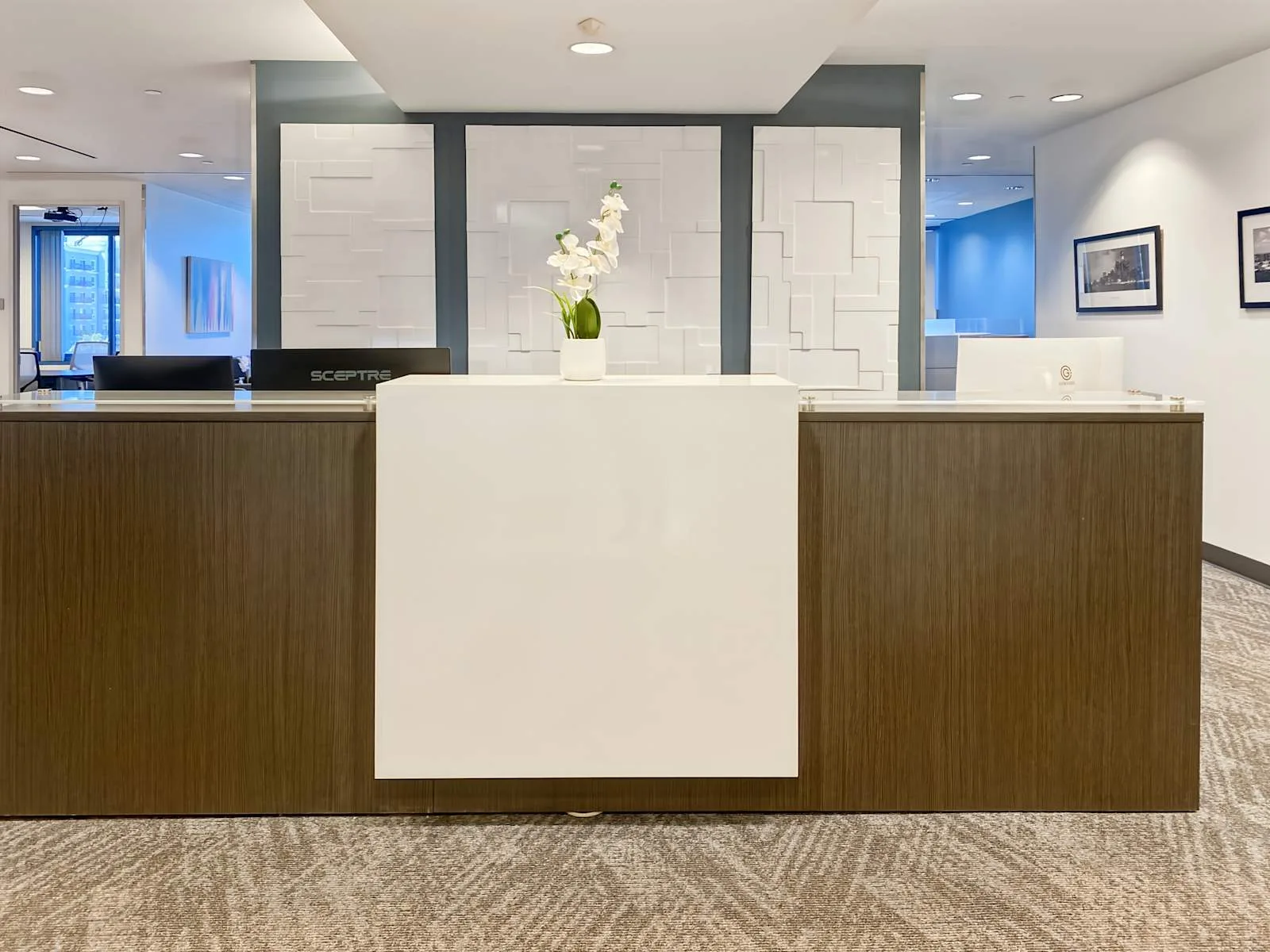 Regus CA, Long Beach – Landmark Square, Reception, Long Beach, CA