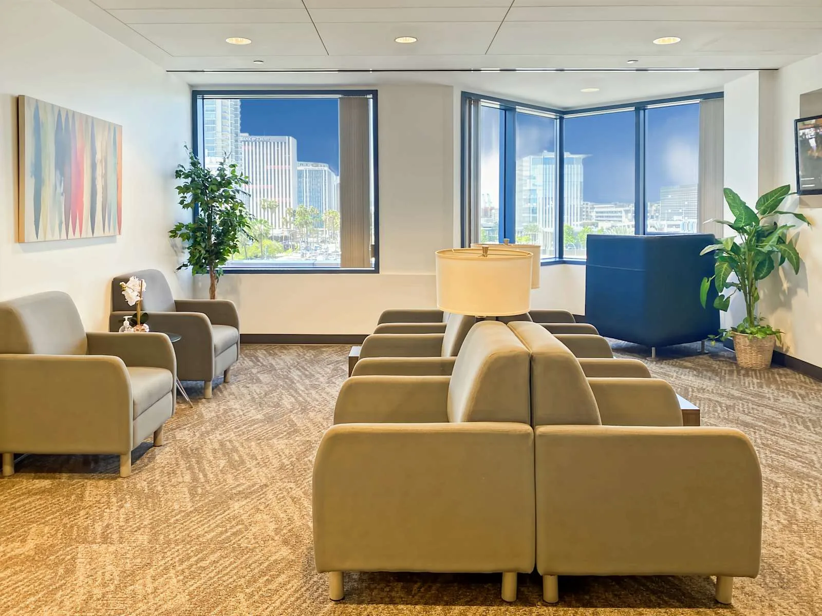 Regus CA, Long Beach – Landmark Square, Lounge, Long Beach, CA