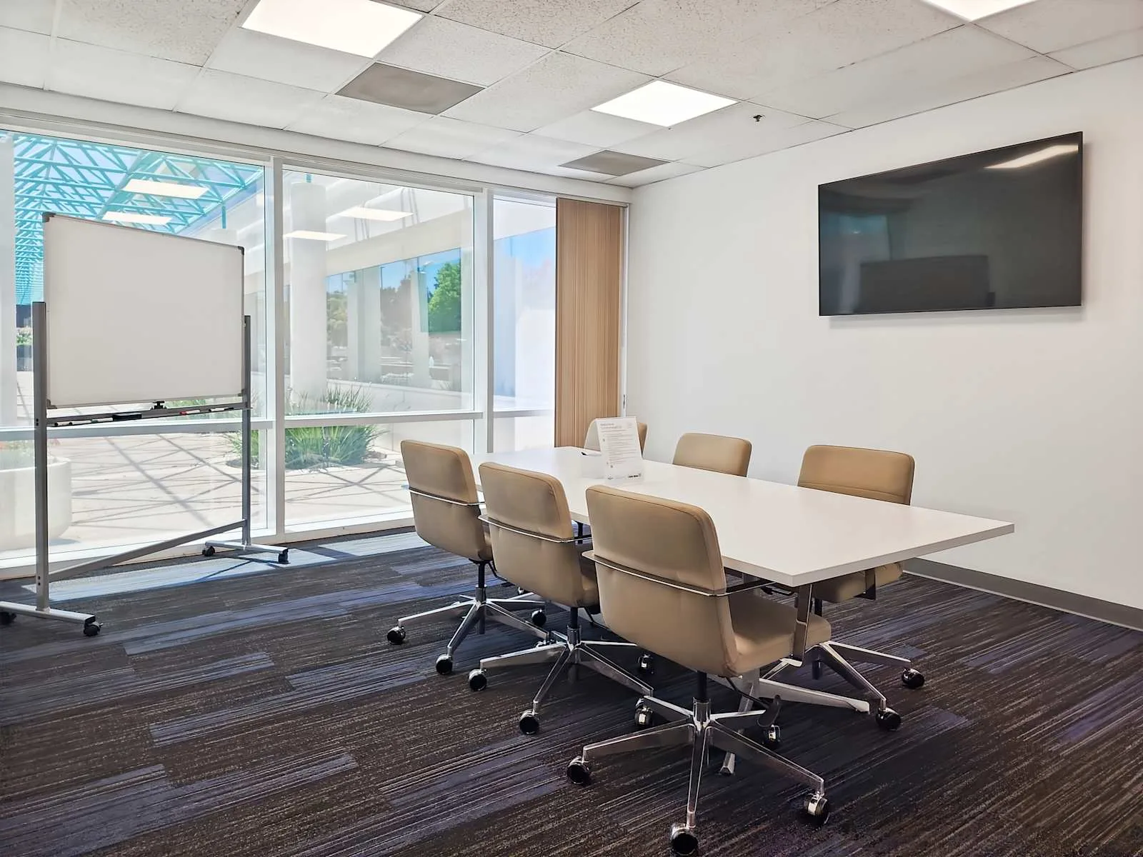 Regus CA, Menlo Park - Commonwealth Dr, Meeting room for 6 people, Menlo Park, CA