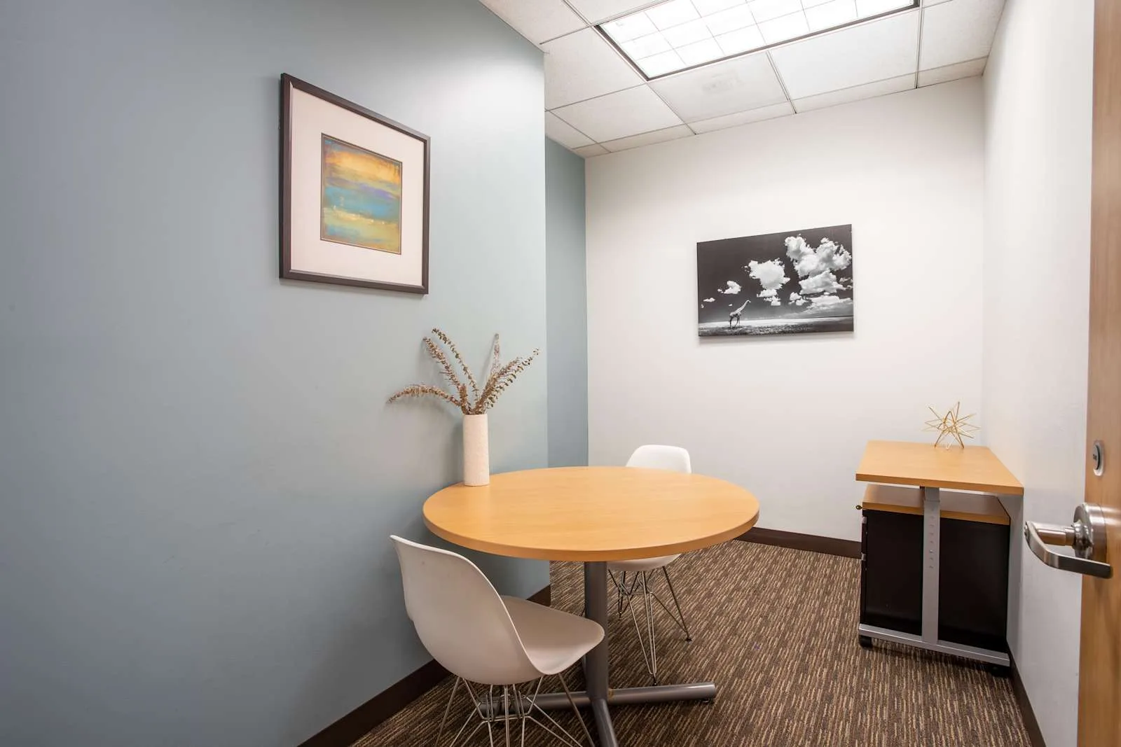Regus CA, Oakland - Lake Merritt, Meeting room for 2 people, Oakland, CA