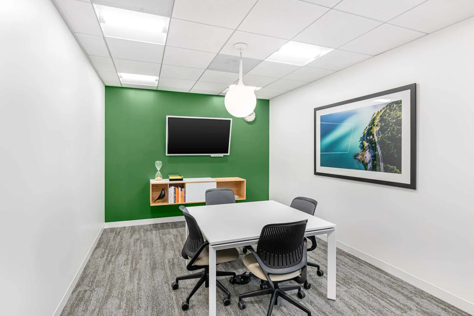 Regus CA, Orange - City Tower, Meeting room for 4 people, Orange, CA