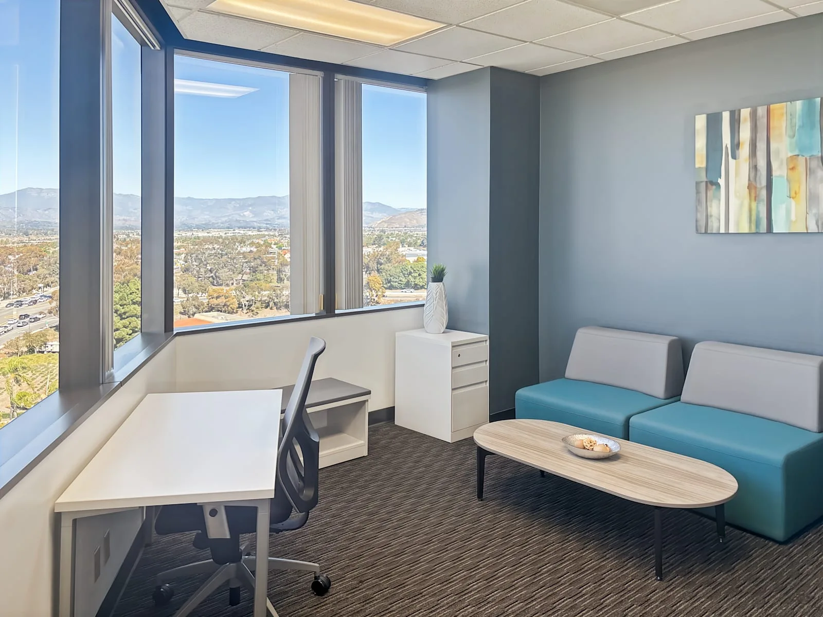 Regus CA, Oxnard - Topa Financial Plaza, Private office, 1 desk, Oxnard, CA