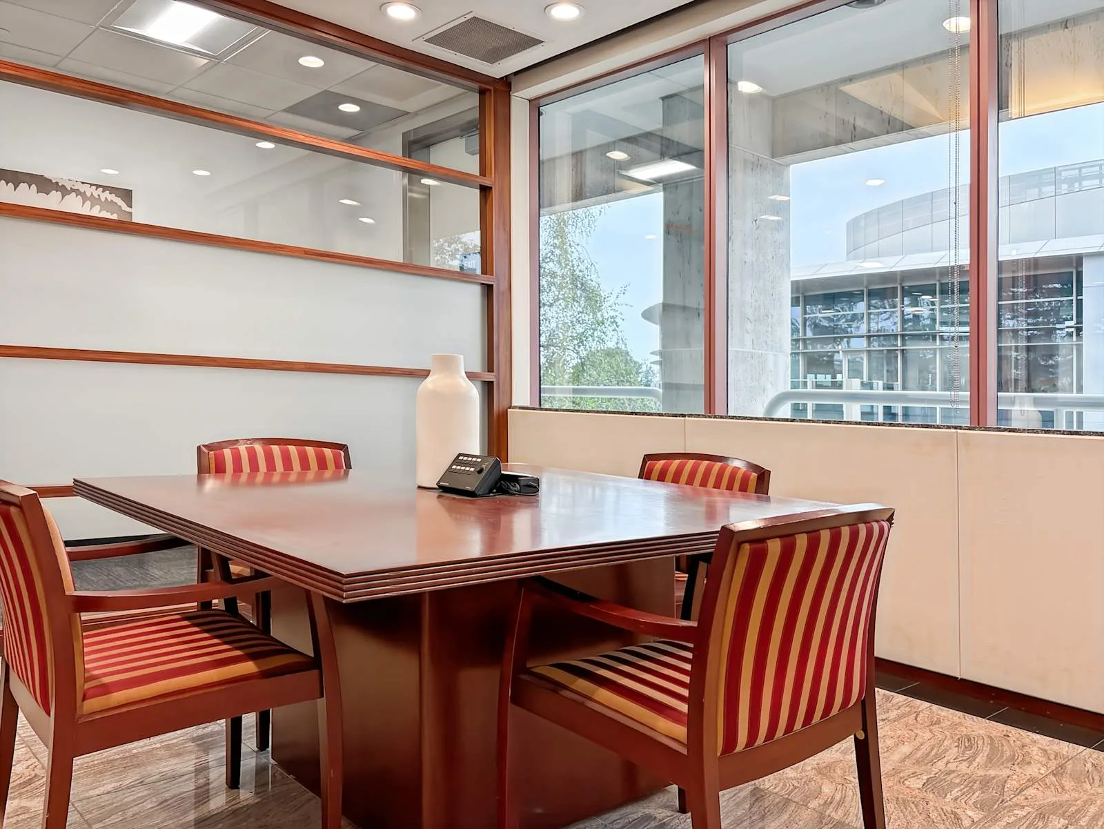 Regus CA, Palo Alto - 200 Page Mill Road, Meeting room for 4 people, Palo Alto, CA