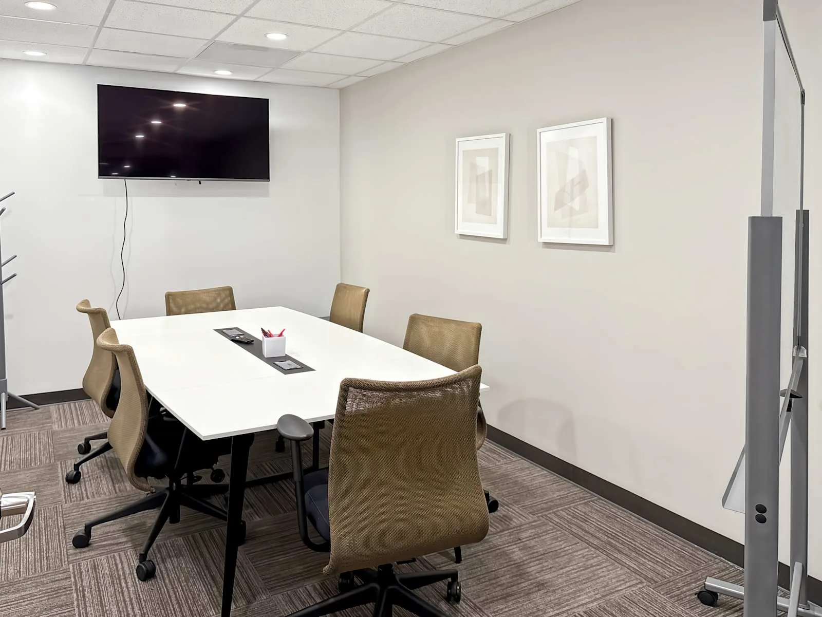 Regus CA, Palo Alto - Page Mill Rd, Meeting room for 6 people, Palo Alto, CA